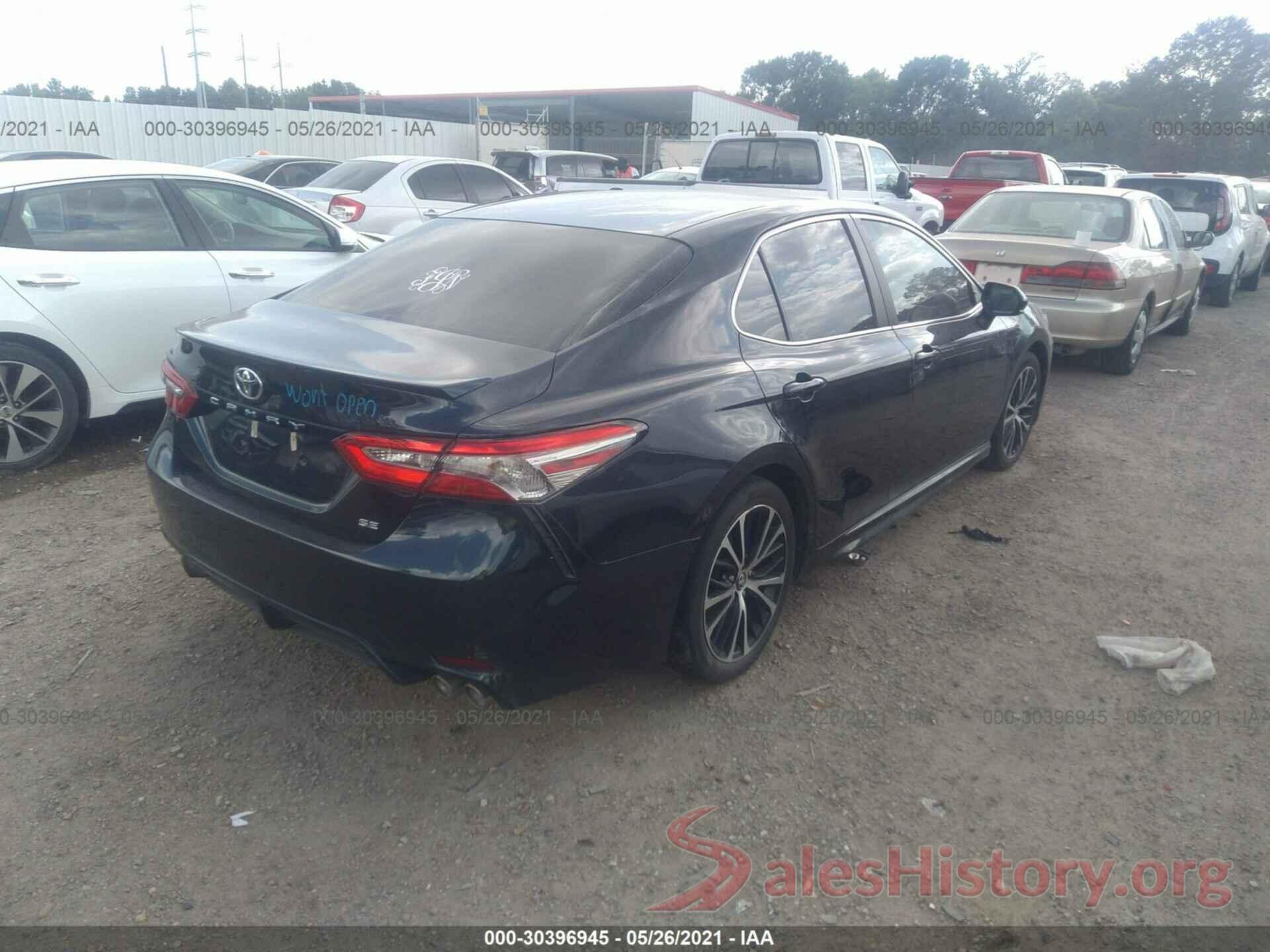 4T1B11HK9JU560882 2018 TOYOTA CAMRY