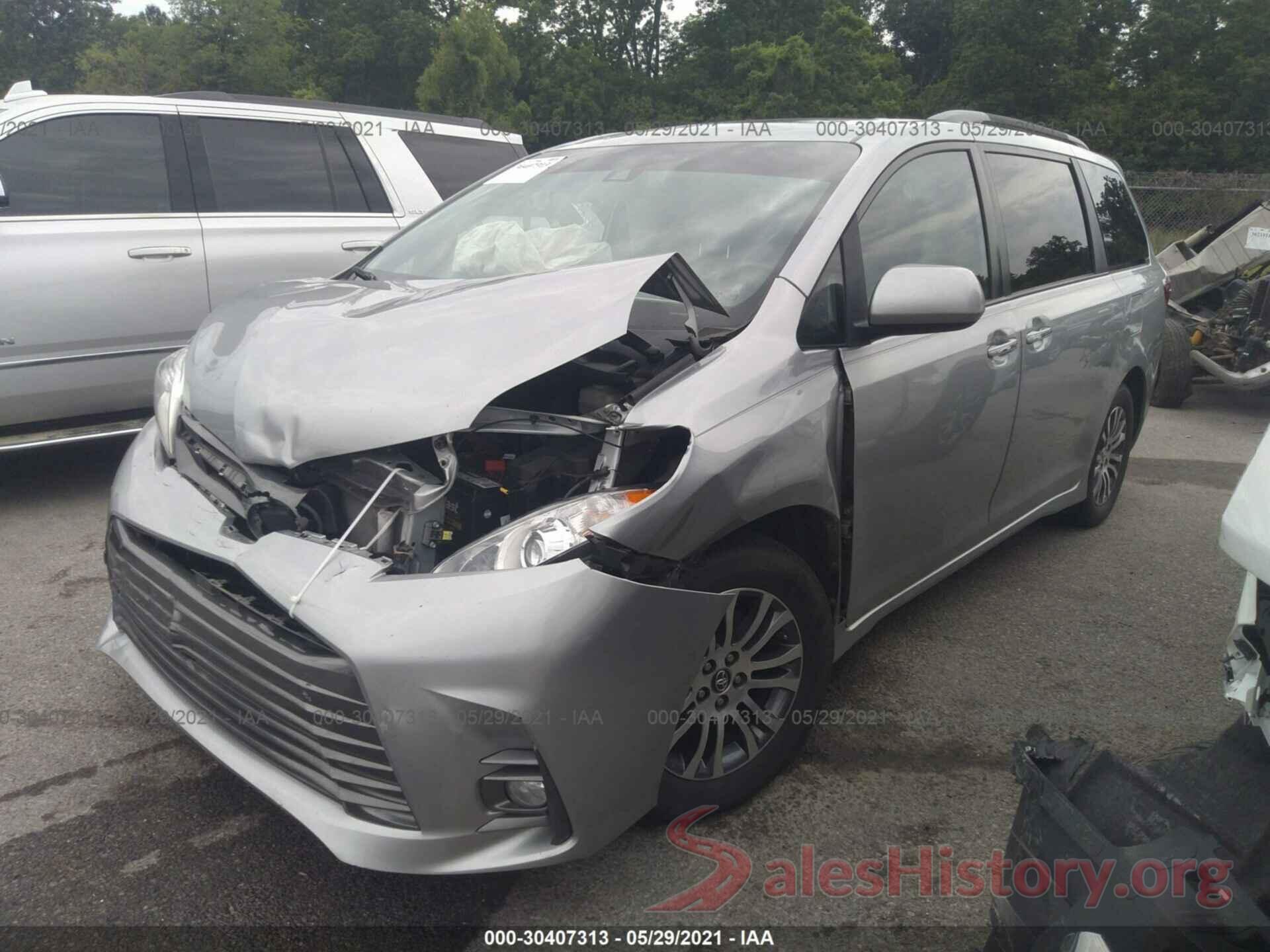 5TDYZ3DC0KS980974 2019 TOYOTA SIENNA