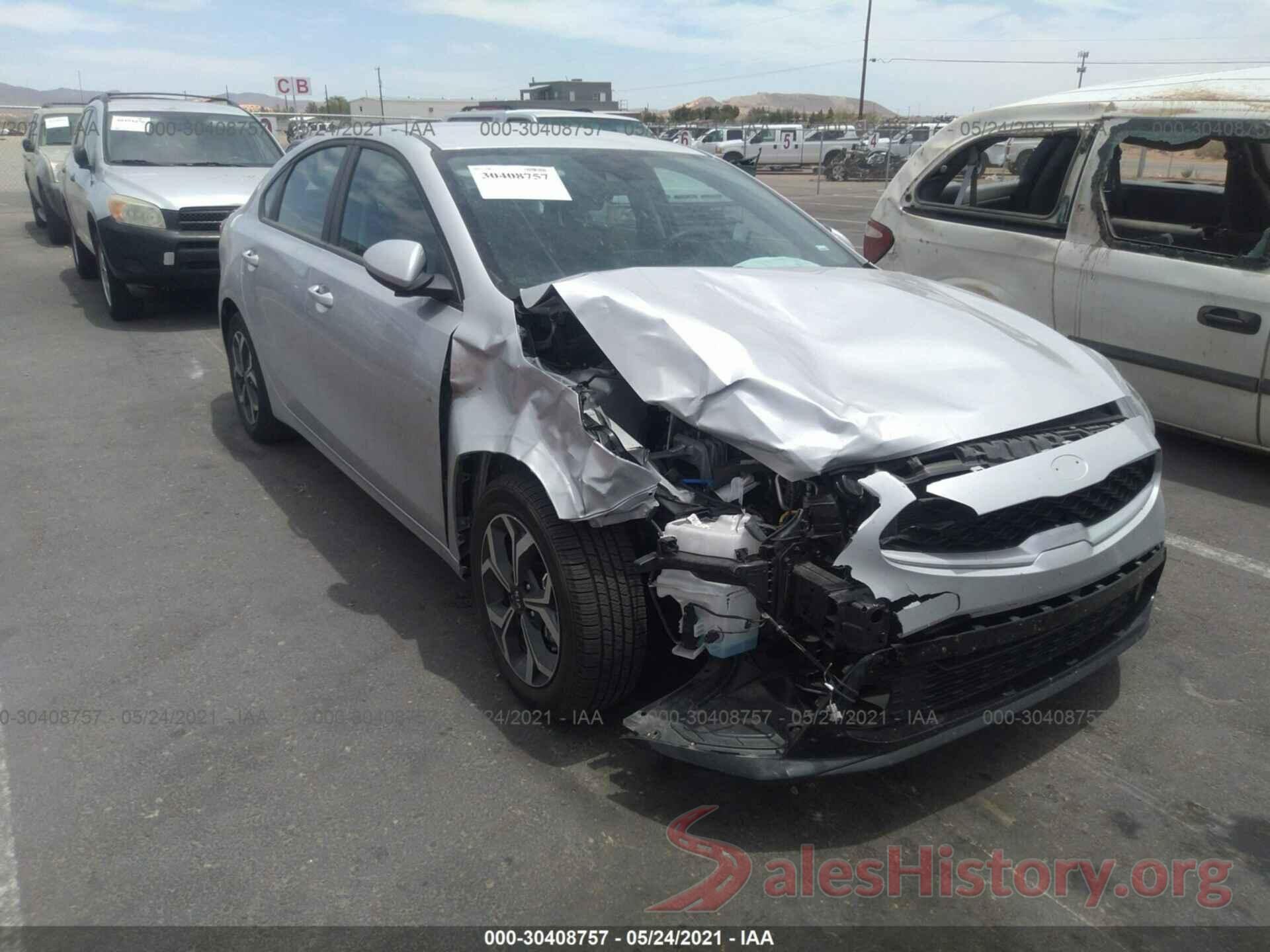 3KPF24AD2ME267294 2021 KIA FORTE