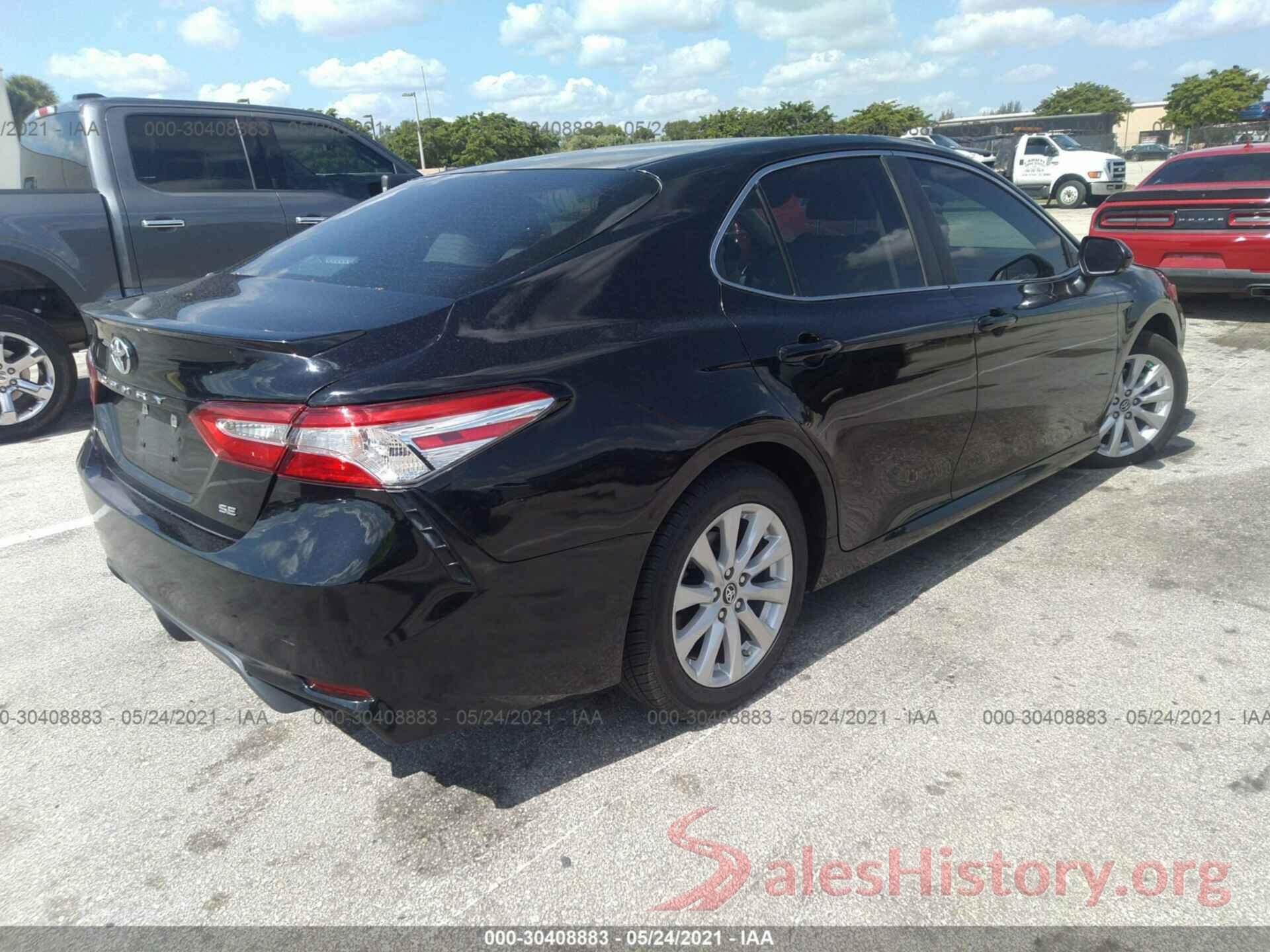 4T1B11HK7JU111670 2018 TOYOTA CAMRY