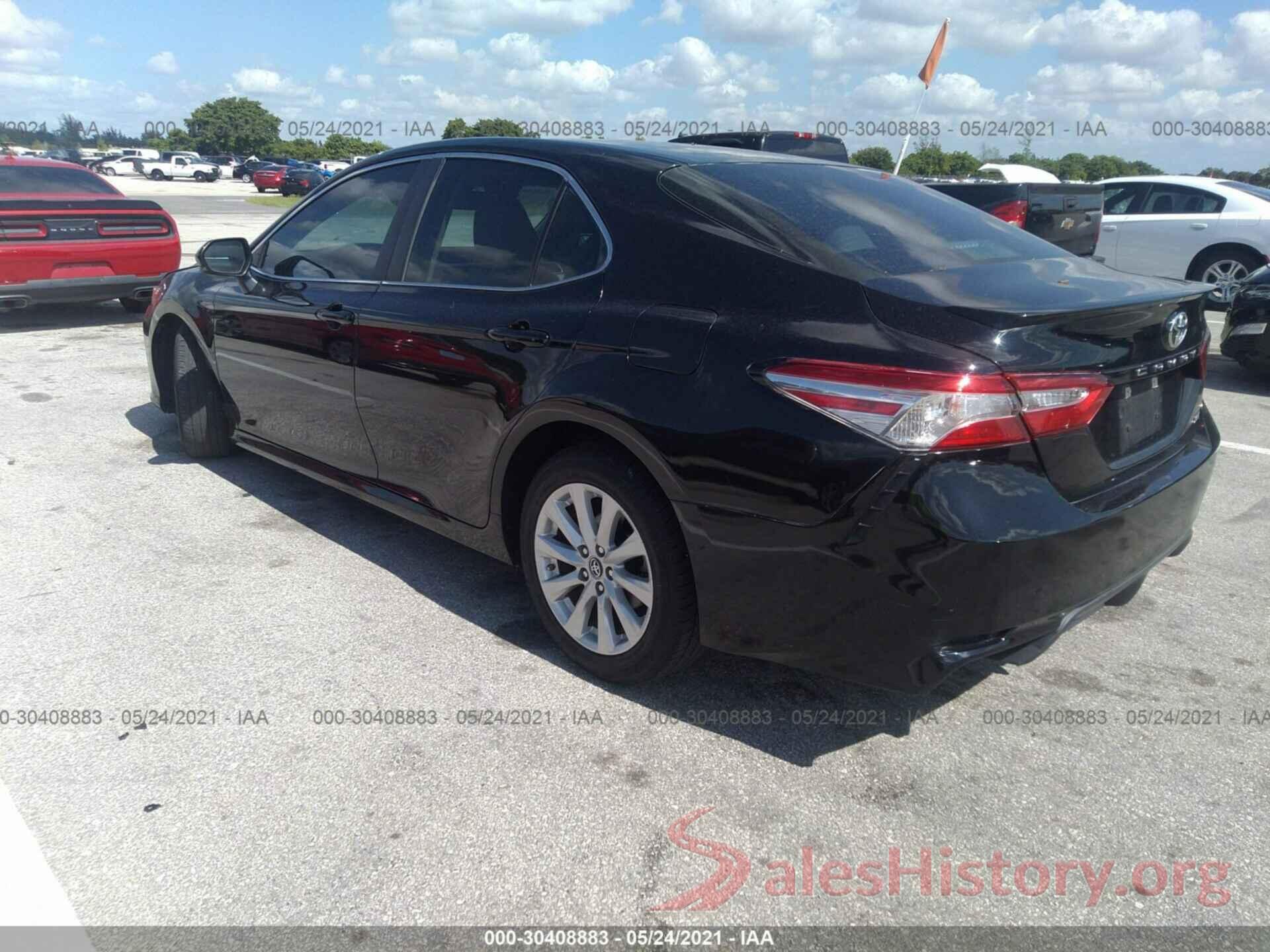 4T1B11HK7JU111670 2018 TOYOTA CAMRY