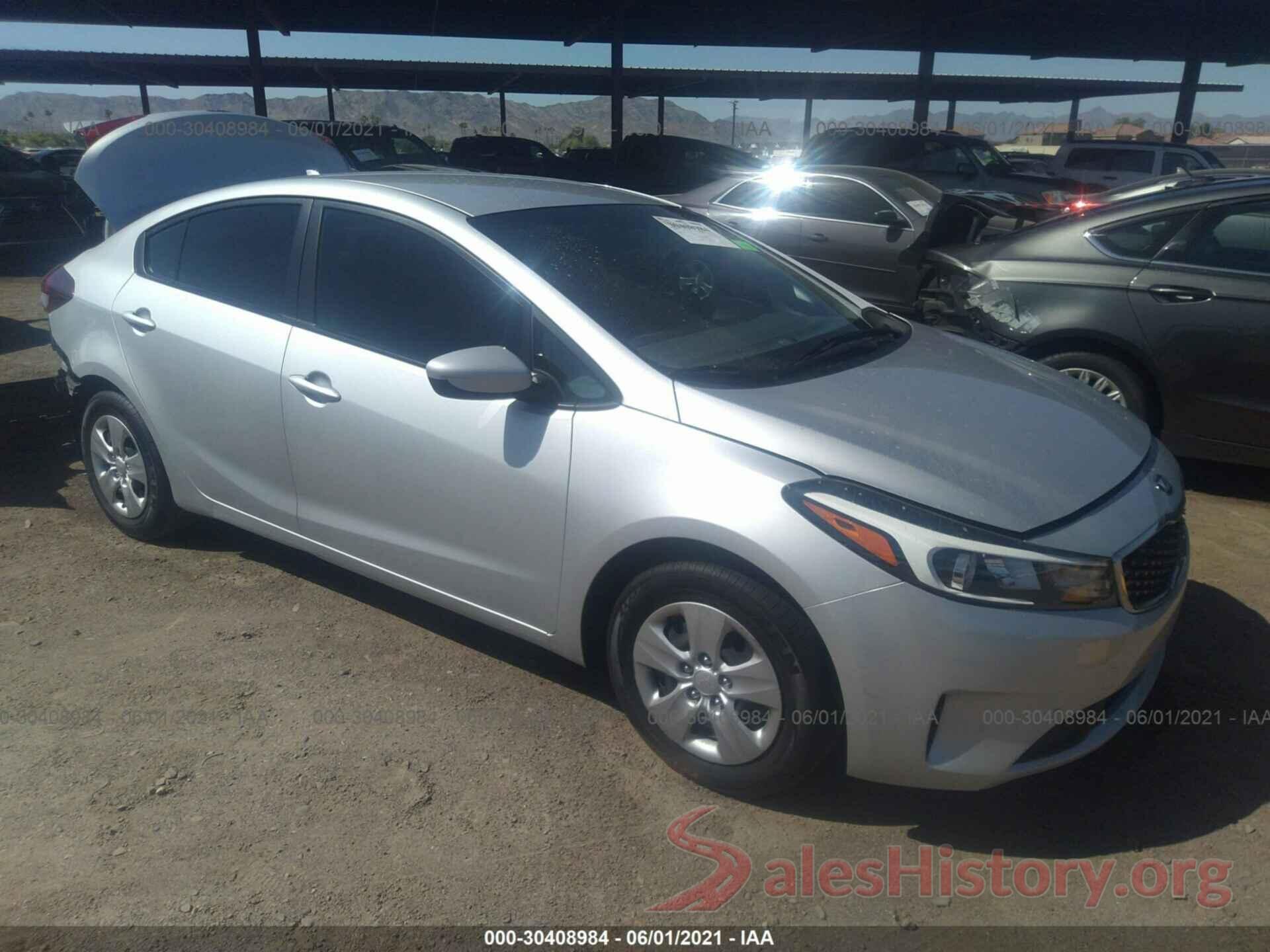 3KPFK4A70JE225678 2018 KIA FORTE