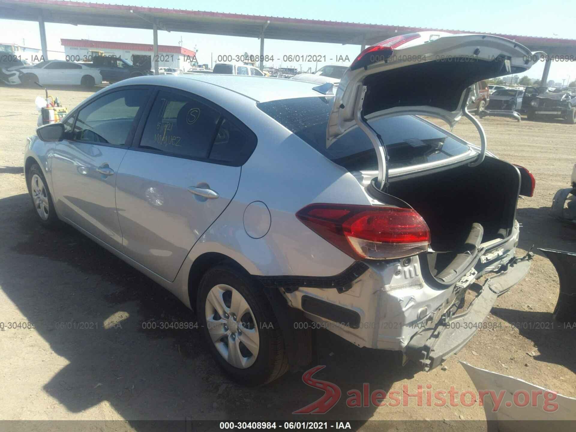 3KPFK4A70JE225678 2018 KIA FORTE