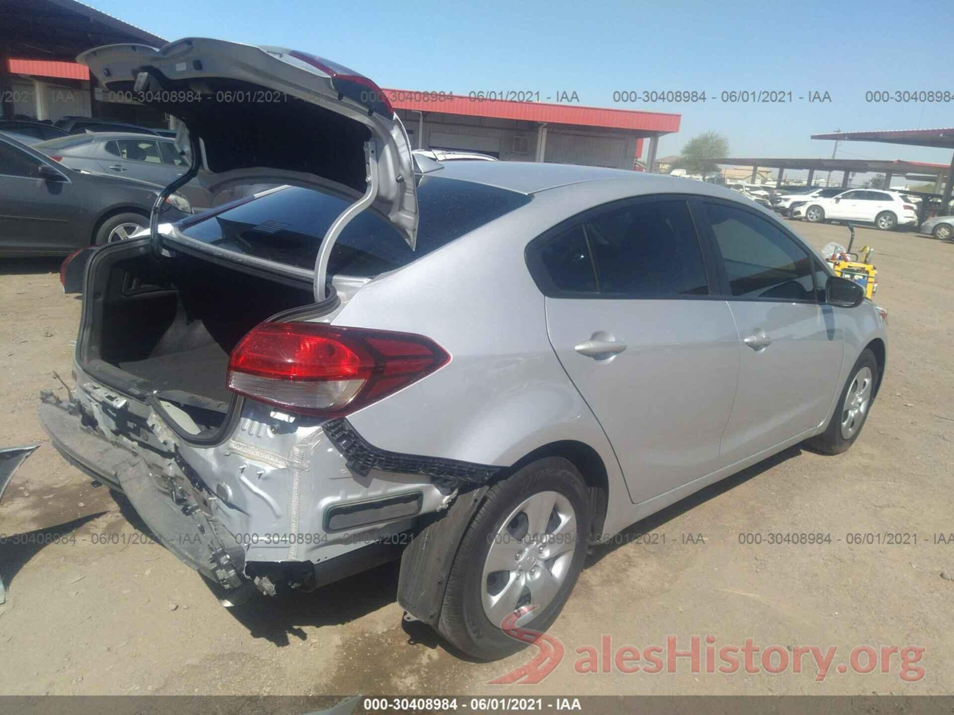 3KPFK4A70JE225678 2018 KIA FORTE