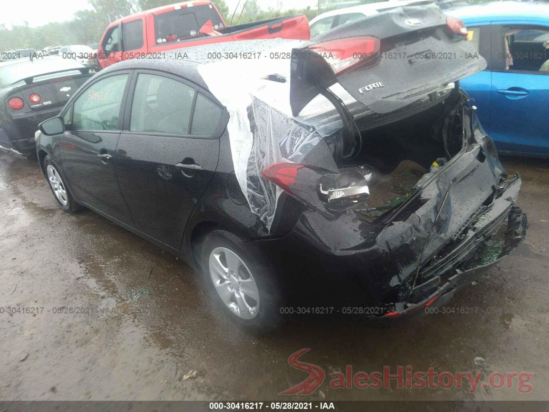 3KPFK4A75JE277047 2018 KIA FORTE