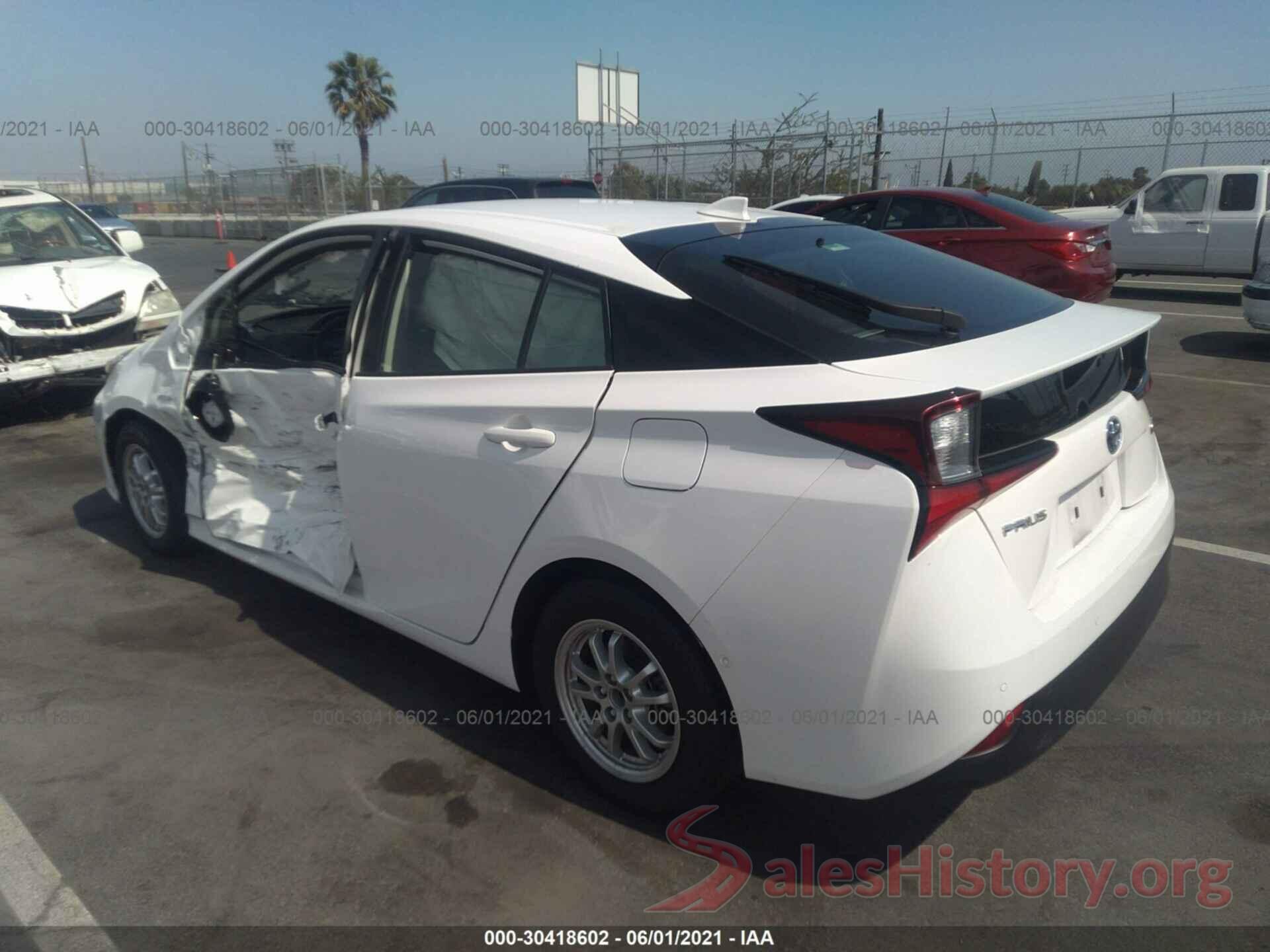 JTDKARFUXK3070384 2019 TOYOTA PRIUS