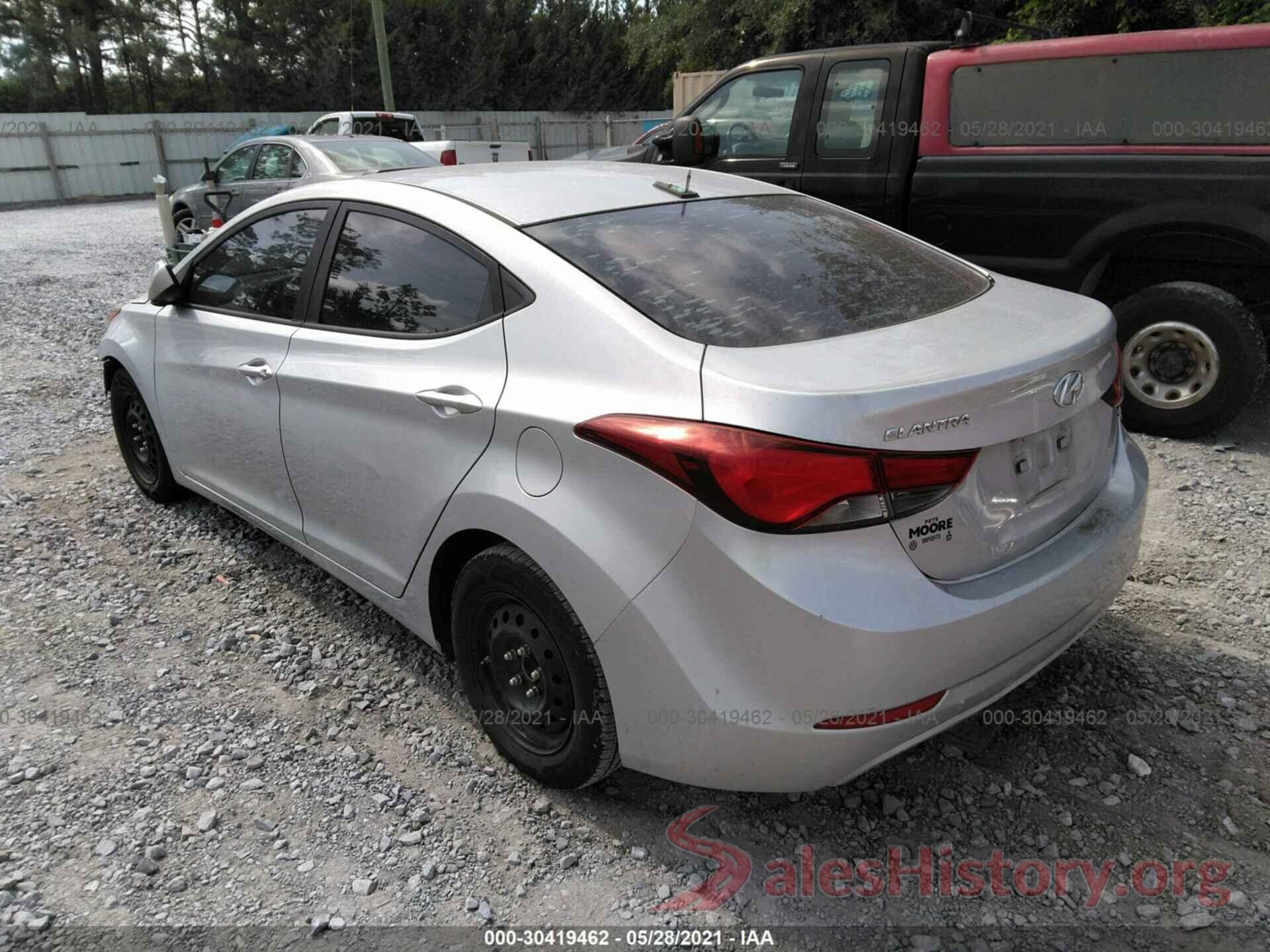 5NPDH4AE2GH677785 2016 HYUNDAI ELANTRA