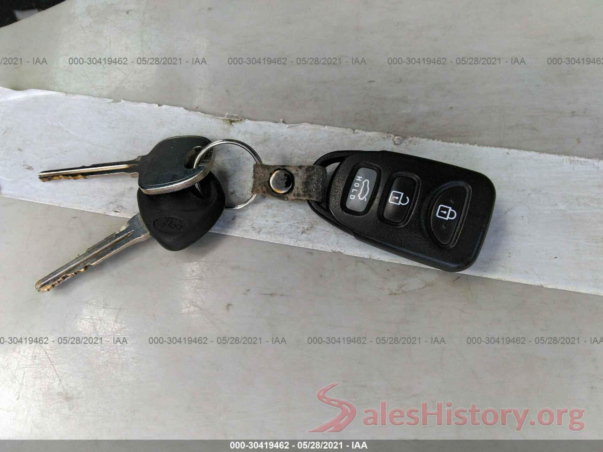 5NPDH4AE2GH677785 2016 HYUNDAI ELANTRA