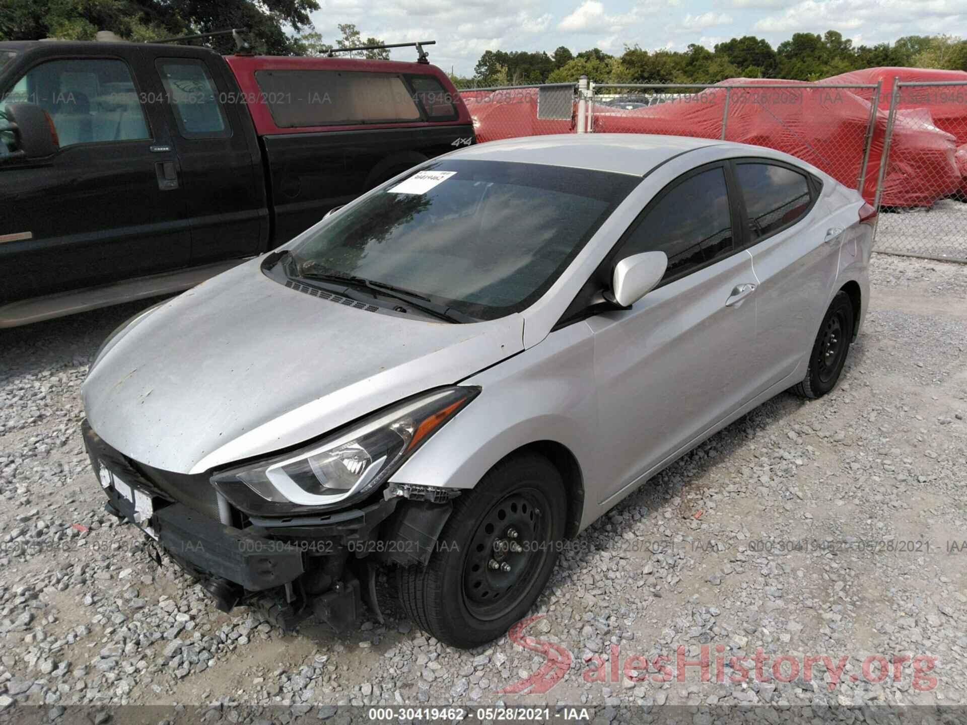 5NPDH4AE2GH677785 2016 HYUNDAI ELANTRA