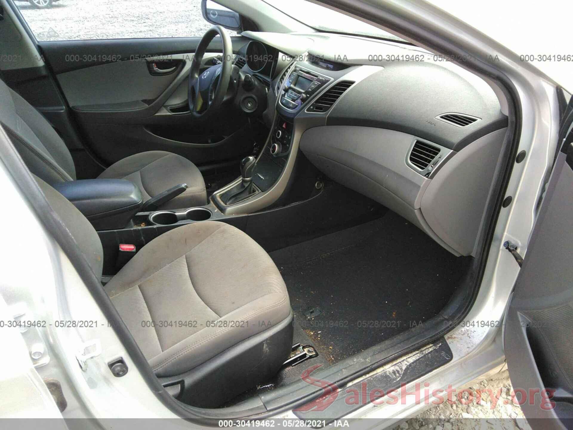 5NPDH4AE2GH677785 2016 HYUNDAI ELANTRA