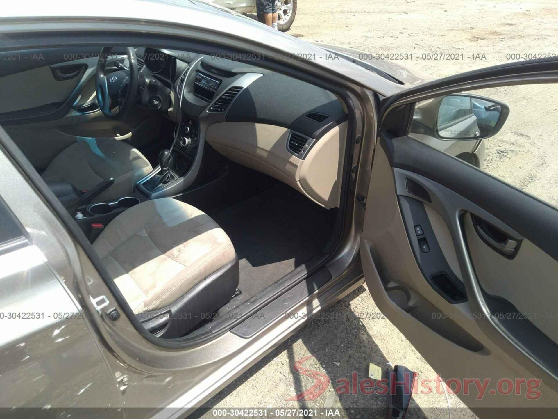 5NPDH4AE1GH692701 2016 HYUNDAI ELANTRA