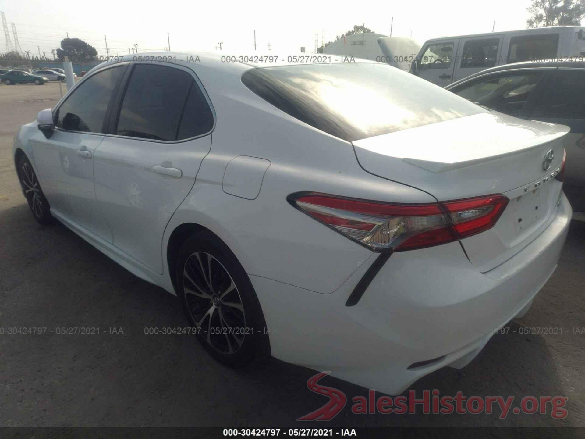 4T1B11HK0JU637431 2018 TOYOTA CAMRY