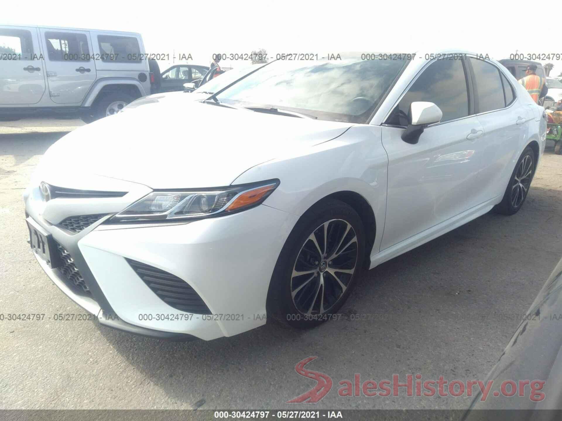 4T1B11HK0JU637431 2018 TOYOTA CAMRY