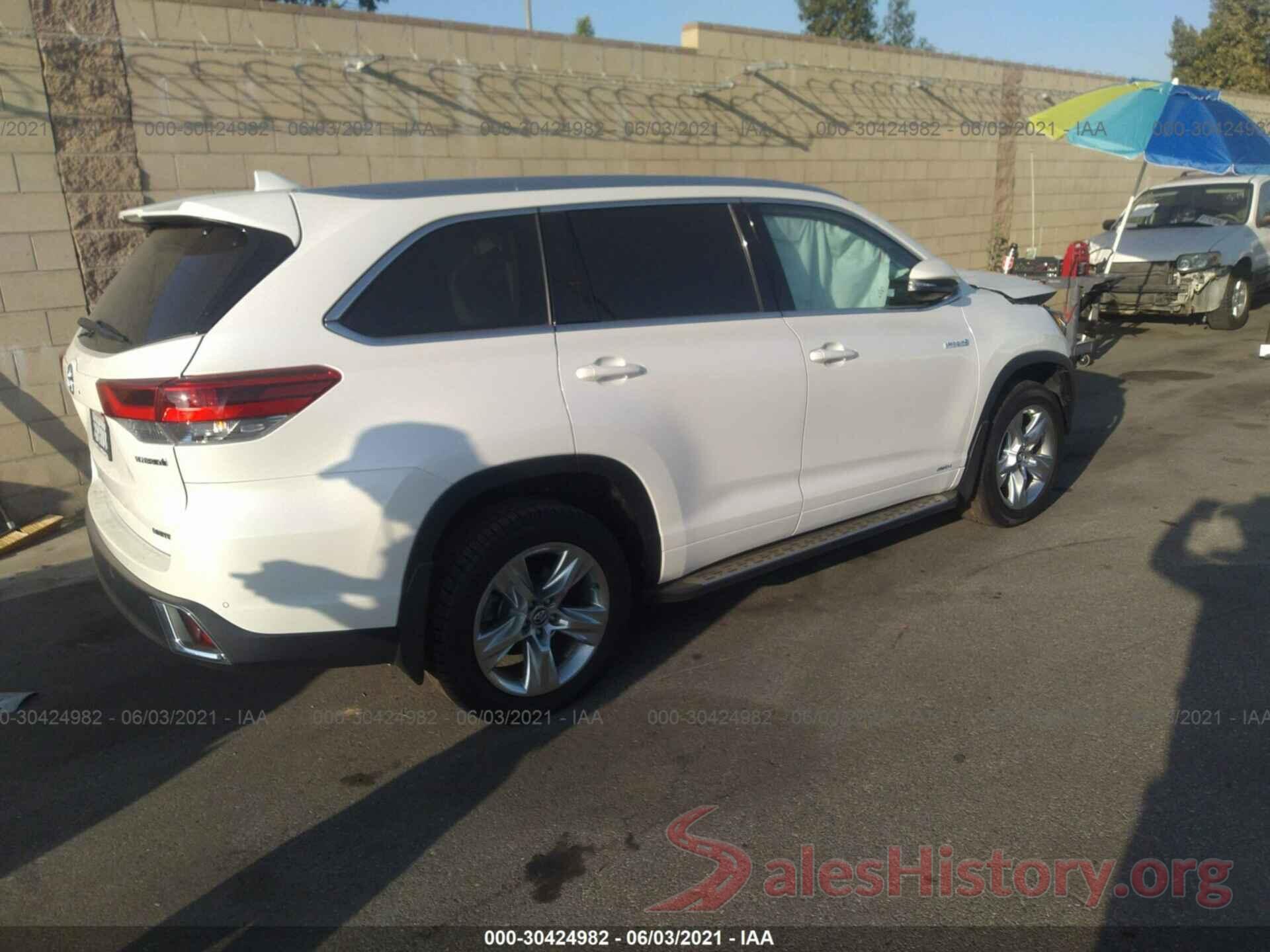 5TDDGRFHXJS048005 2018 TOYOTA HIGHLANDER