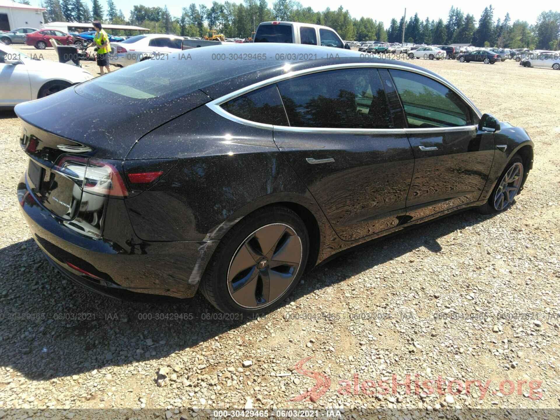 5YJ3E1EB8JF112532 2018 TESLA MODEL 3