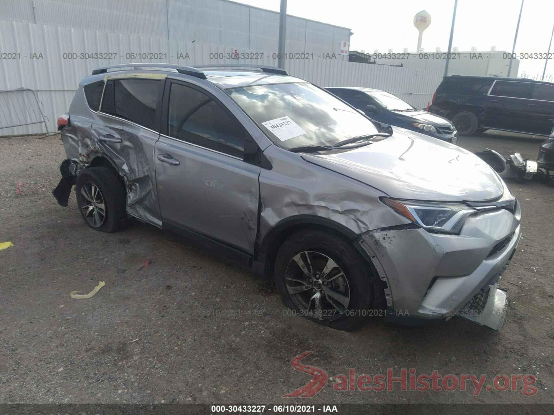 JTMWFREV1JD115086 2018 TOYOTA RAV4