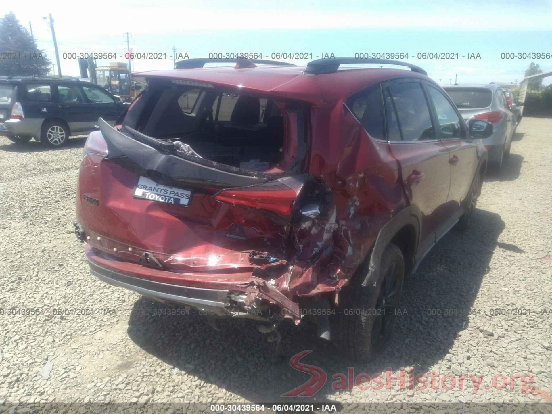 2T3RFREV1JW744119 2018 TOYOTA RAV4