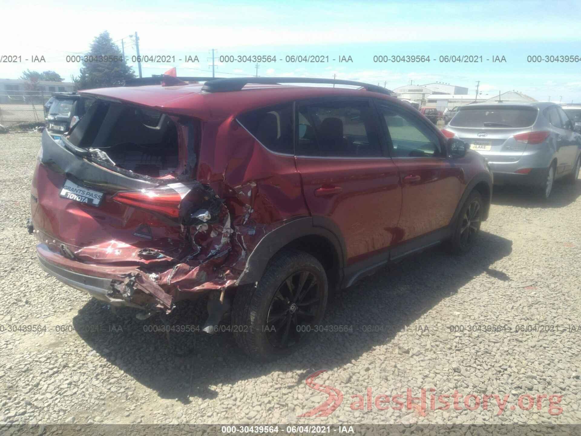 2T3RFREV1JW744119 2018 TOYOTA RAV4