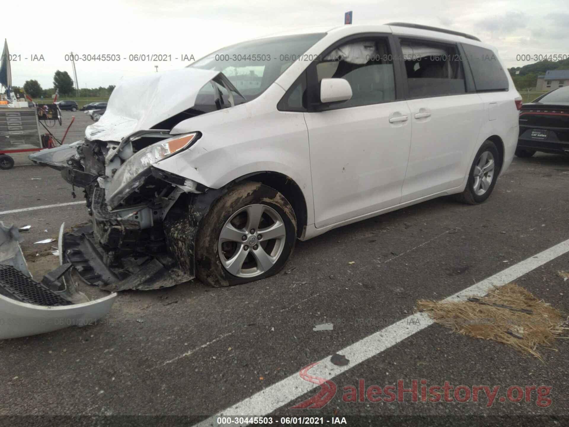 5TDKK3DC0GS748215 2016 TOYOTA SIENNA