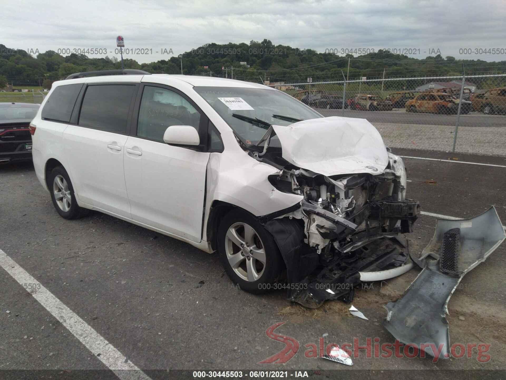 5TDKK3DC0GS748215 2016 TOYOTA SIENNA