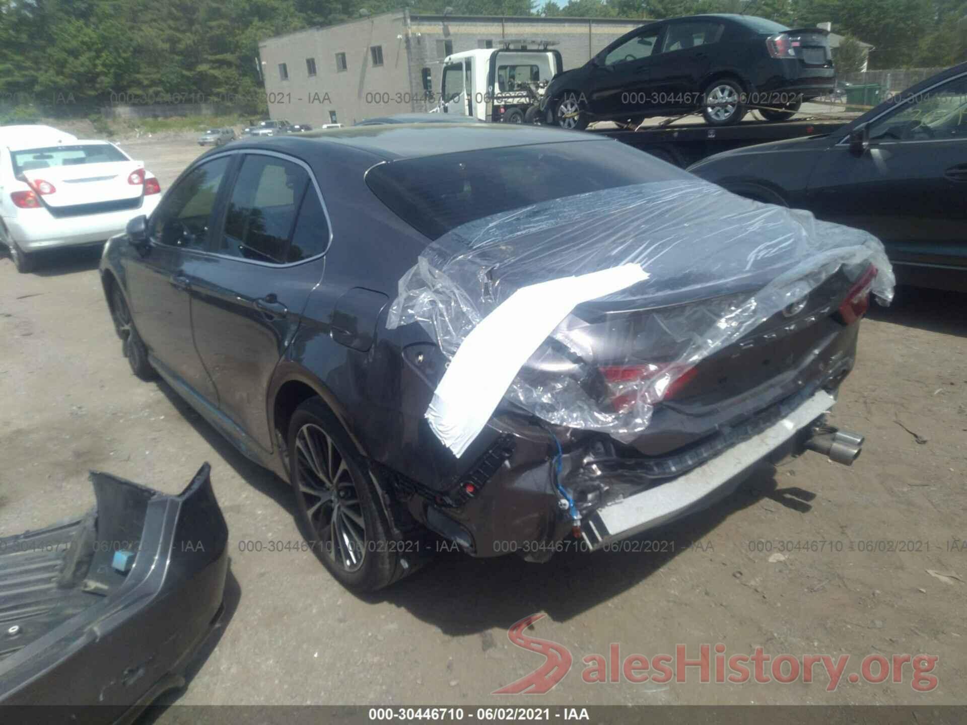 4T1B11HK4JU063139 2018 TOYOTA CAMRY