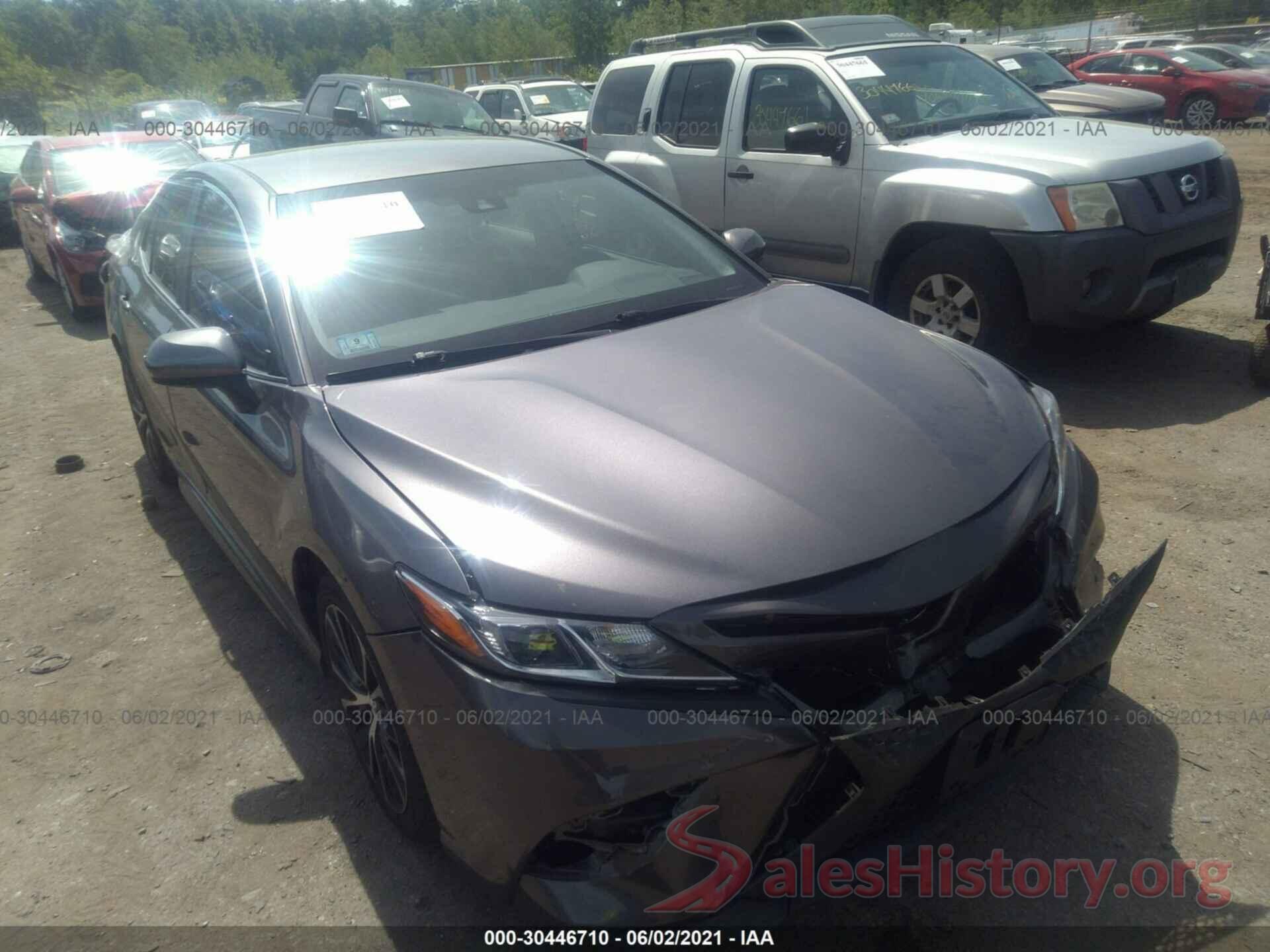 4T1B11HK4JU063139 2018 TOYOTA CAMRY