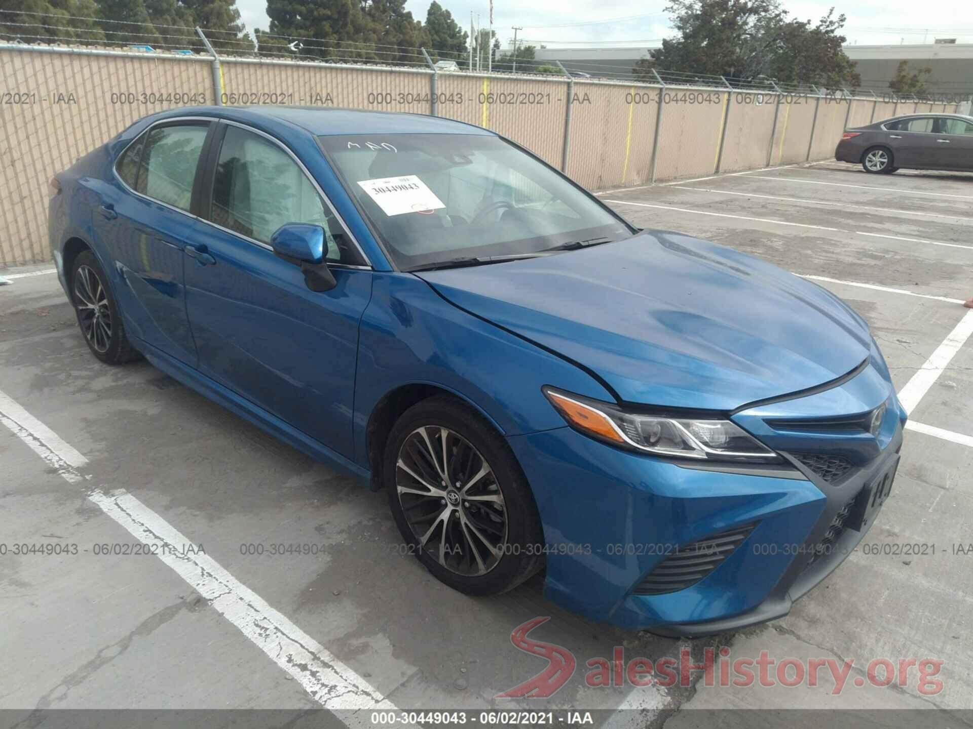 4T1B11HK6JU070268 2018 TOYOTA CAMRY