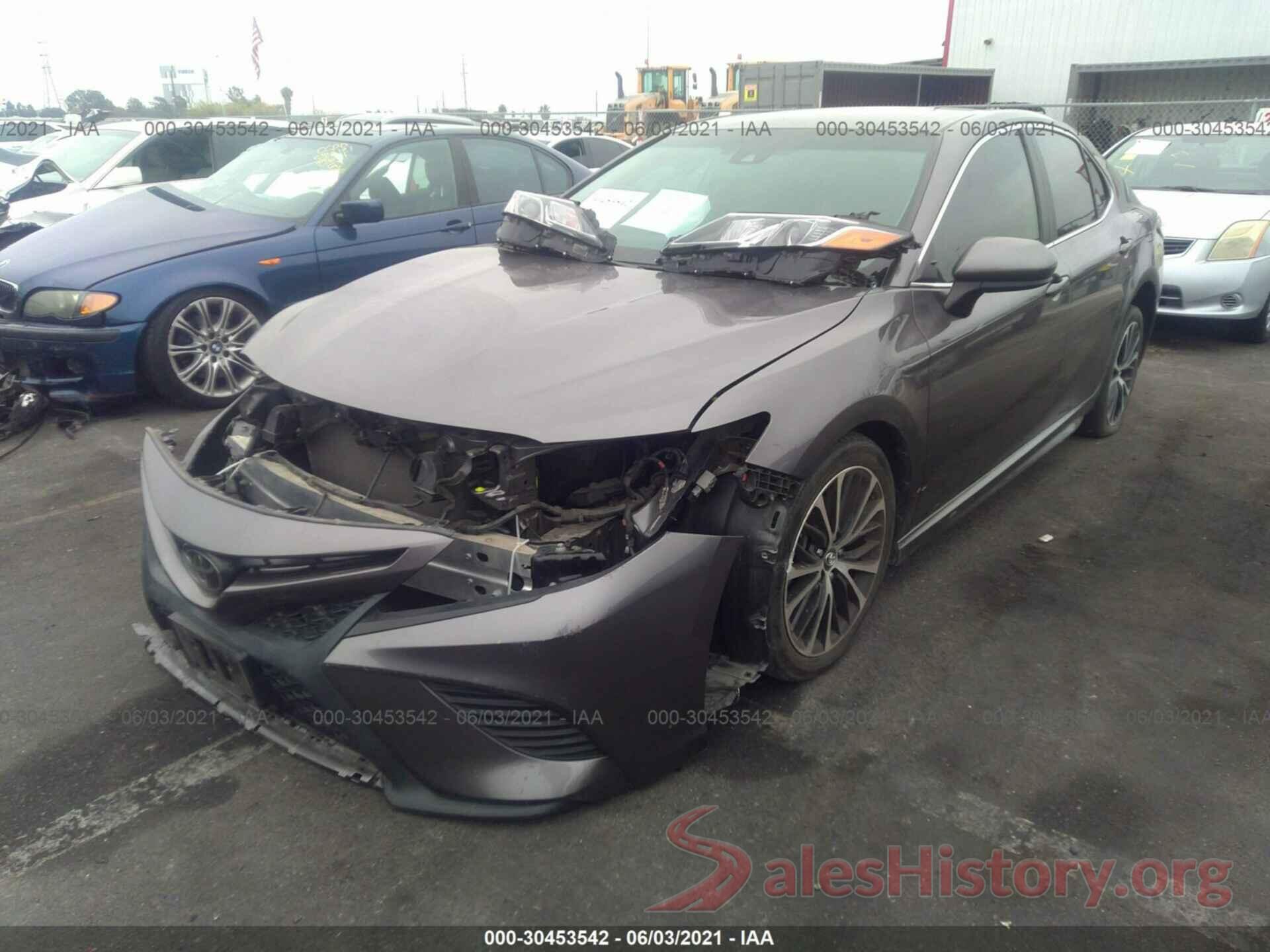 4T1B11HK4JU065974 2018 TOYOTA CAMRY