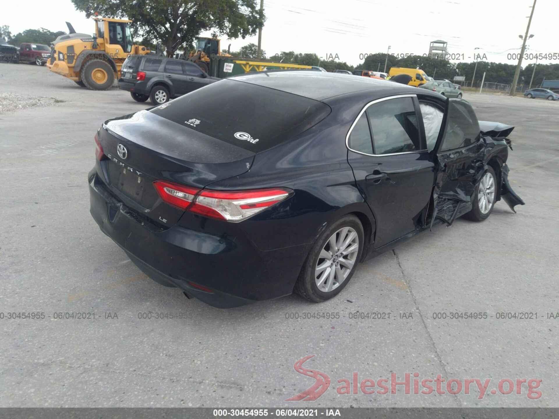 4T1B11HK8JU669933 2018 TOYOTA CAMRY