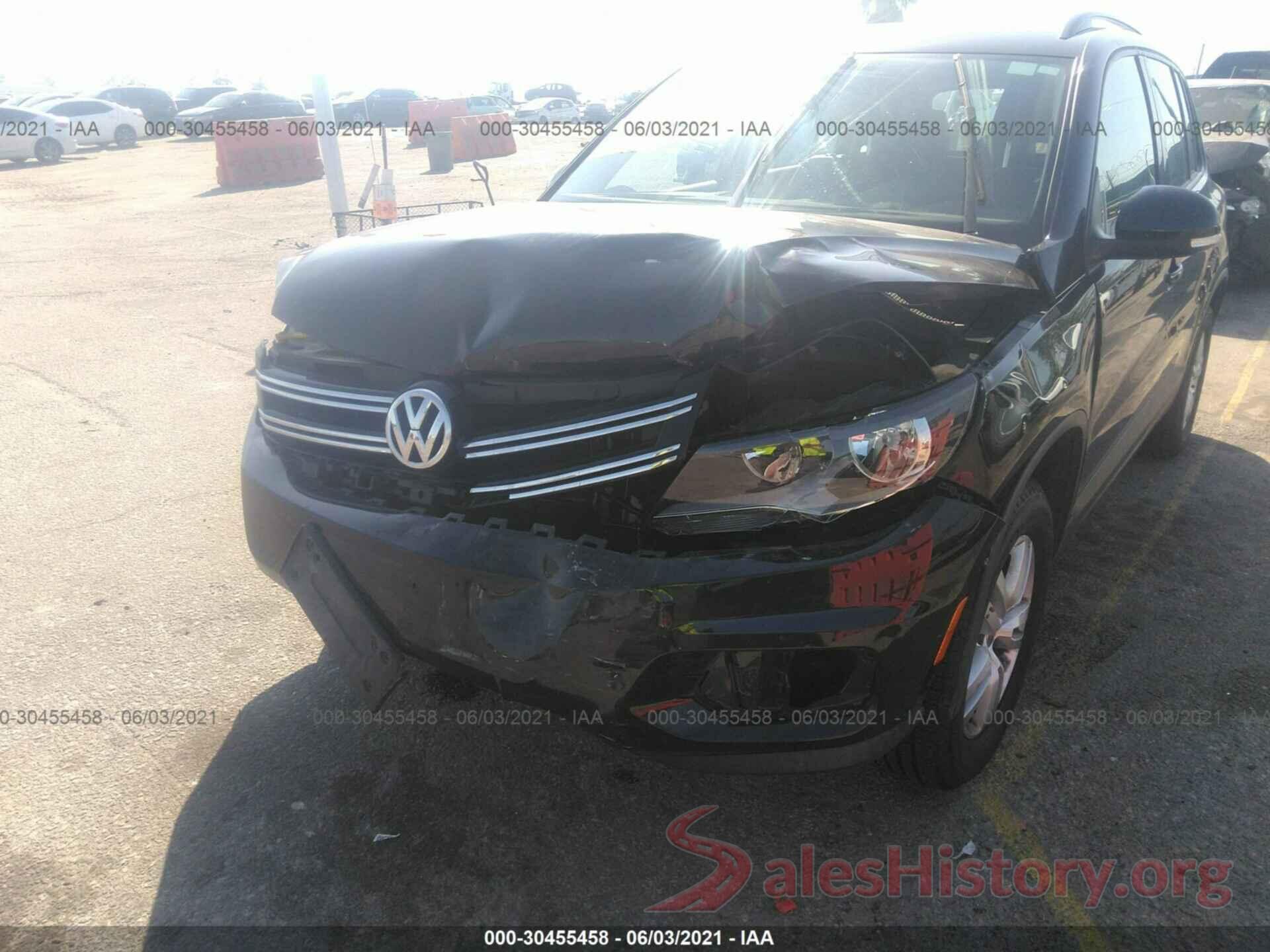 WVGAV7AX8HK013648 2017 VOLKSWAGEN TIGUAN