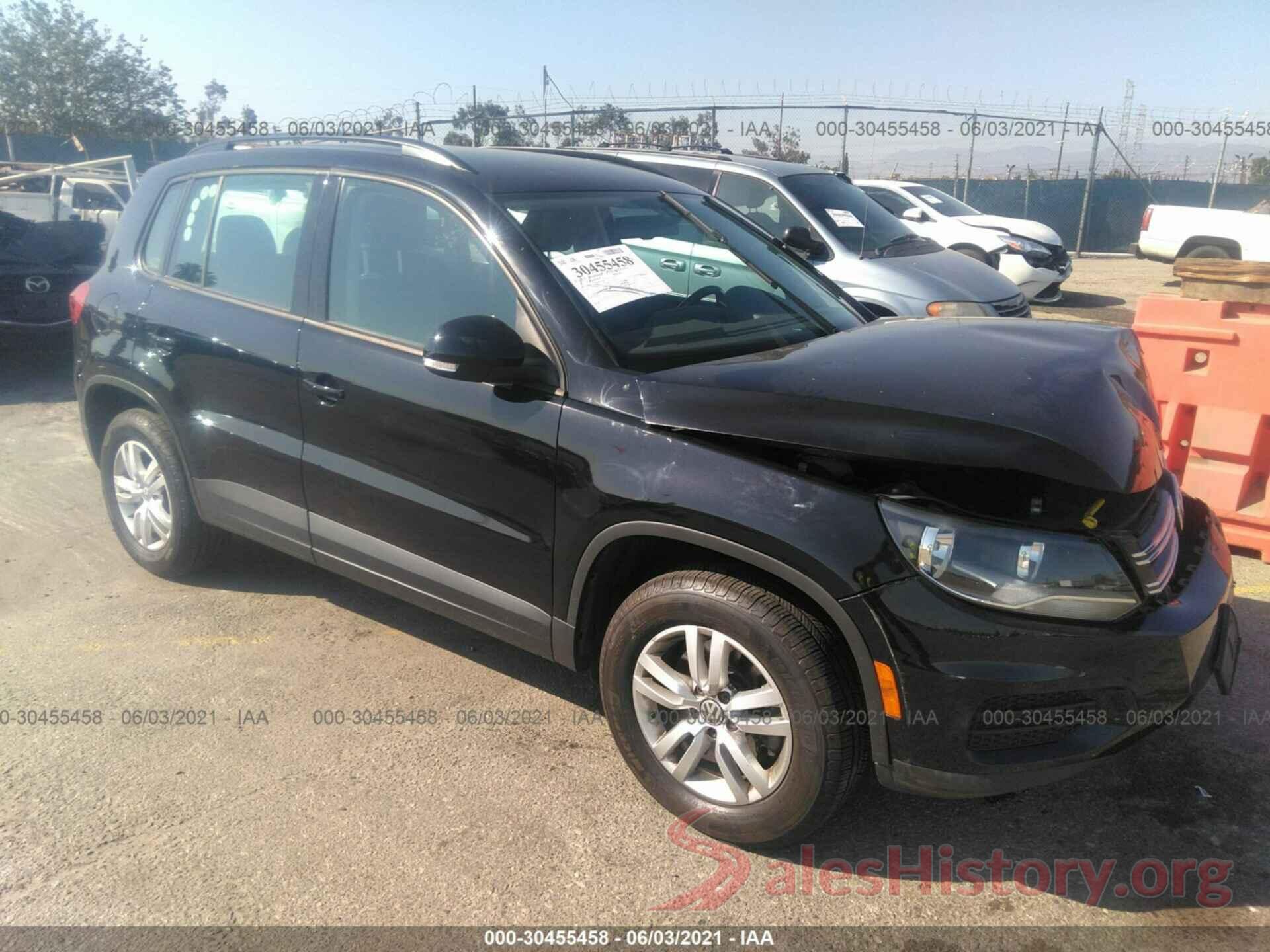 WVGAV7AX8HK013648 2017 VOLKSWAGEN TIGUAN