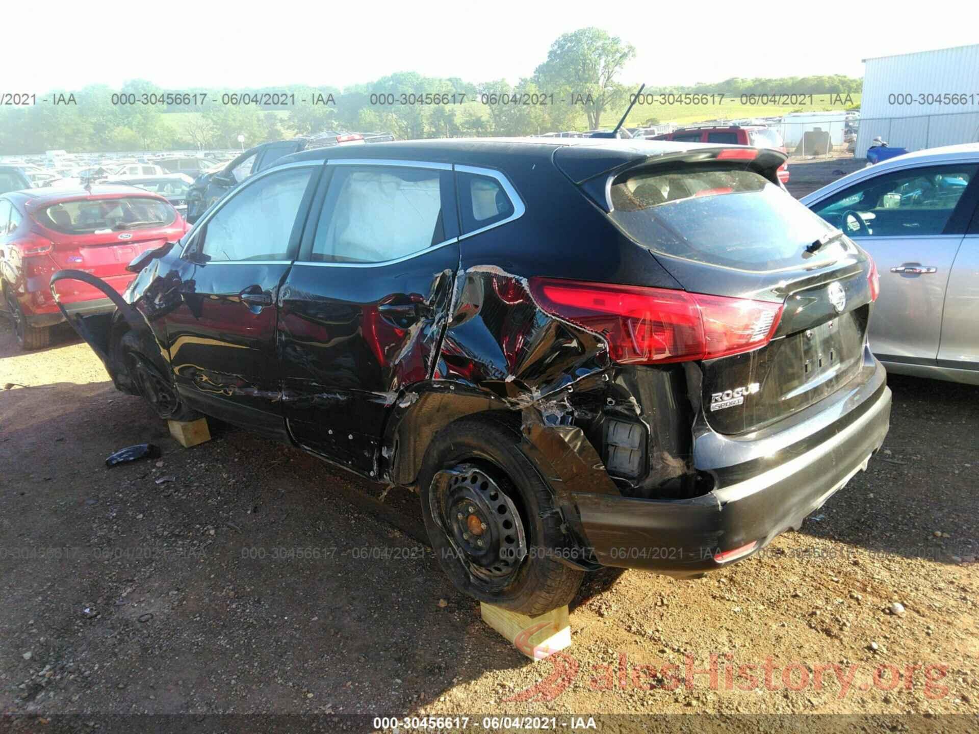 JN1BJ1CP7JW156476 2018 NISSAN ROGUE SPORT