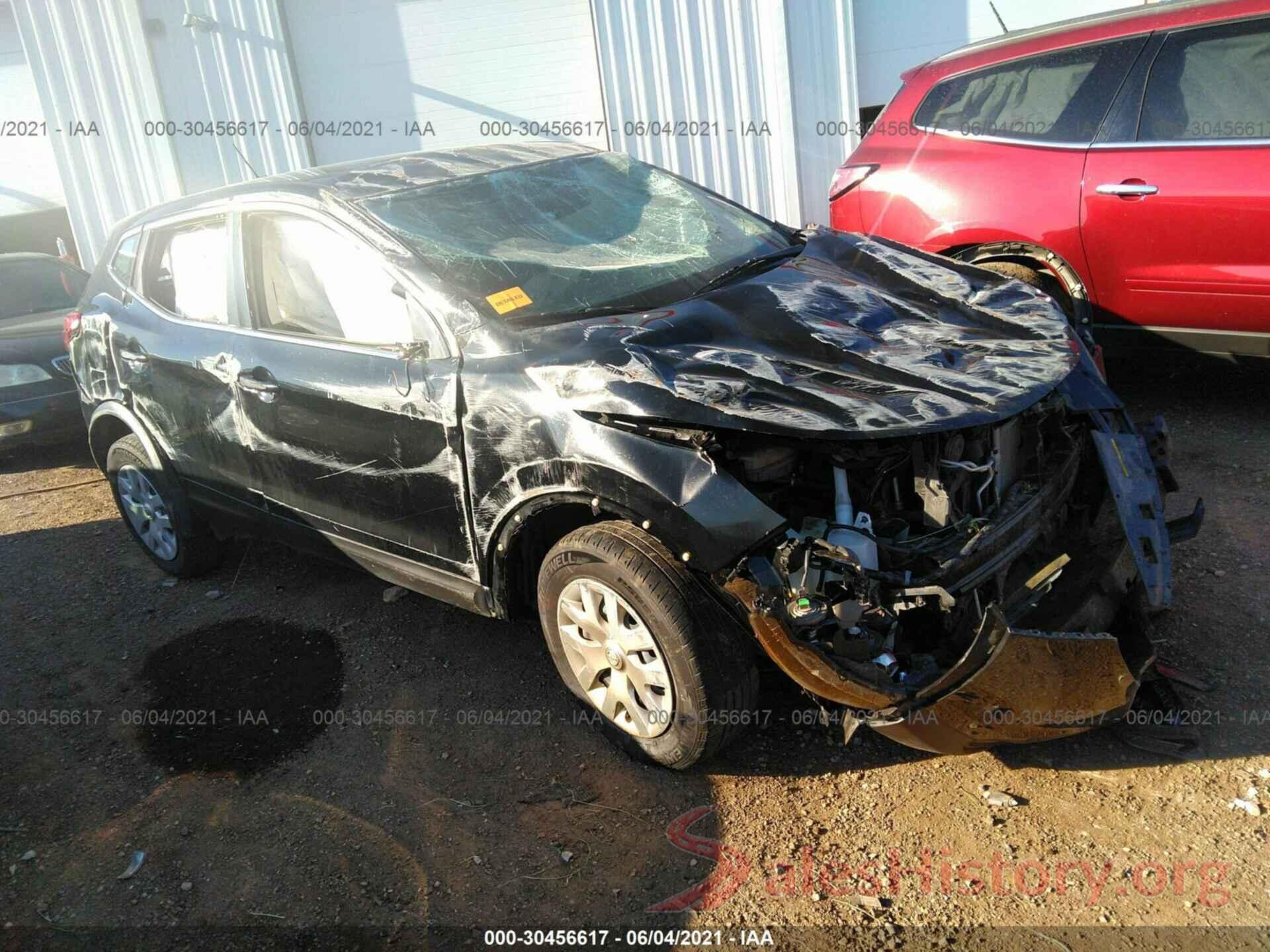 JN1BJ1CP7JW156476 2018 NISSAN ROGUE SPORT