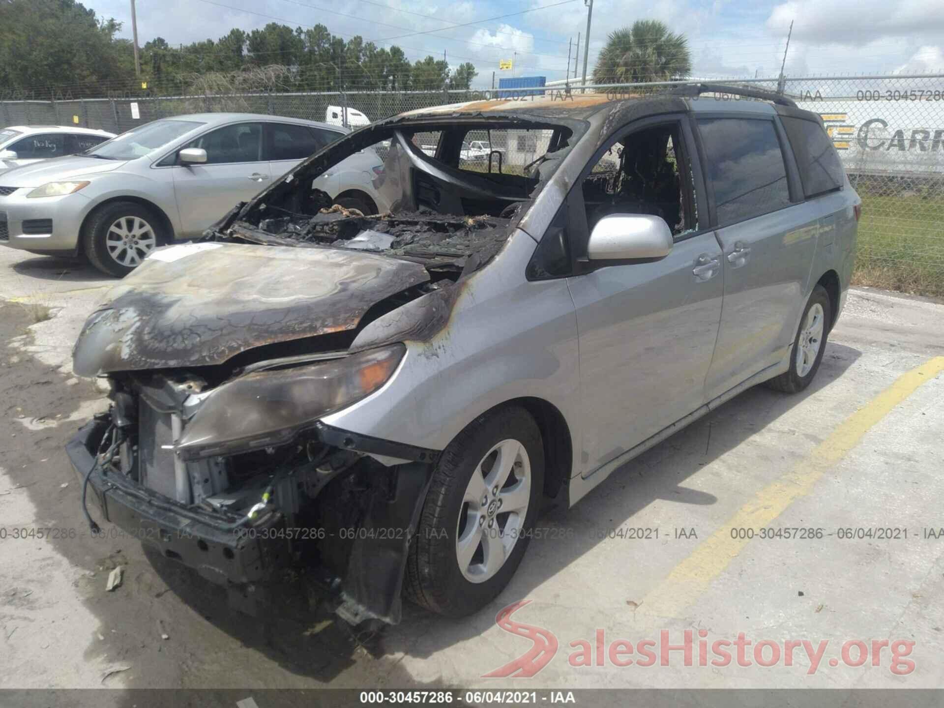 5TDKZ3DC6KS002288 2019 TOYOTA SIENNA