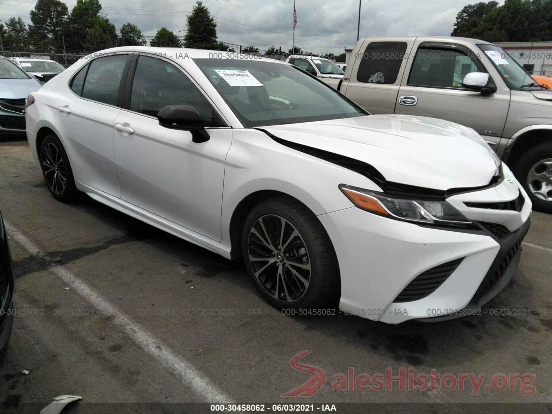 4T1B11HK1JU148164 2018 TOYOTA CAMRY