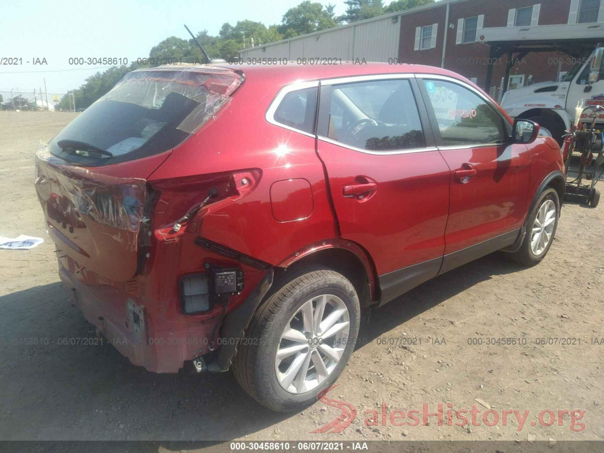 JN1BJ1CR9JW288222 2018 NISSAN ROGUE SPORT