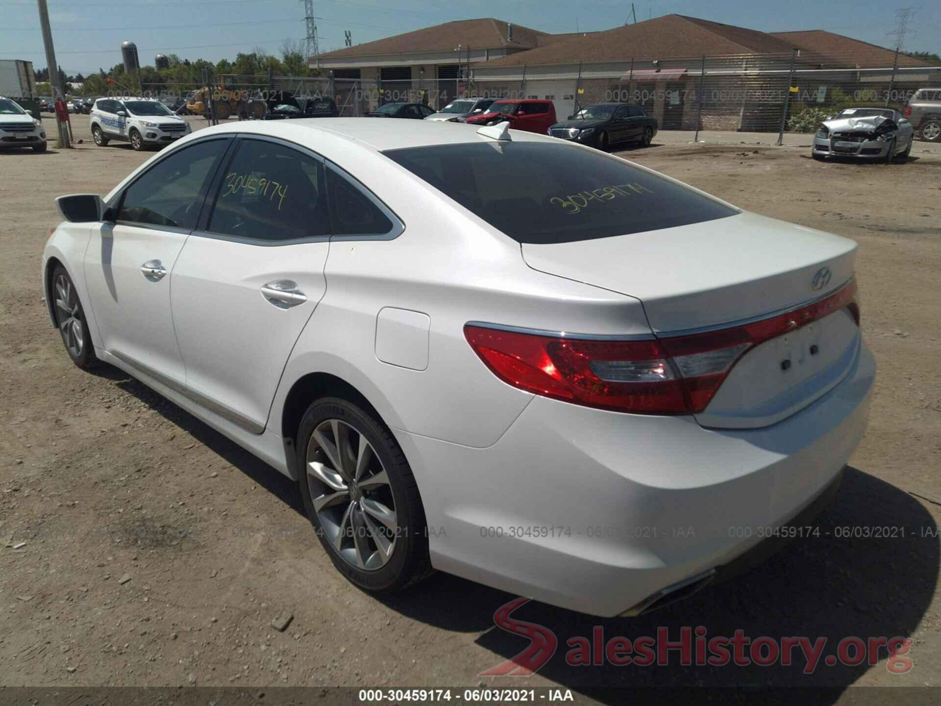 KMHFG4JG2HA579048 2017 HYUNDAI AZERA