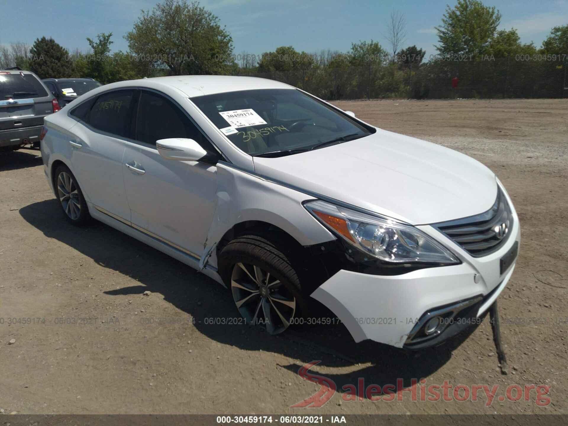 KMHFG4JG2HA579048 2017 HYUNDAI AZERA