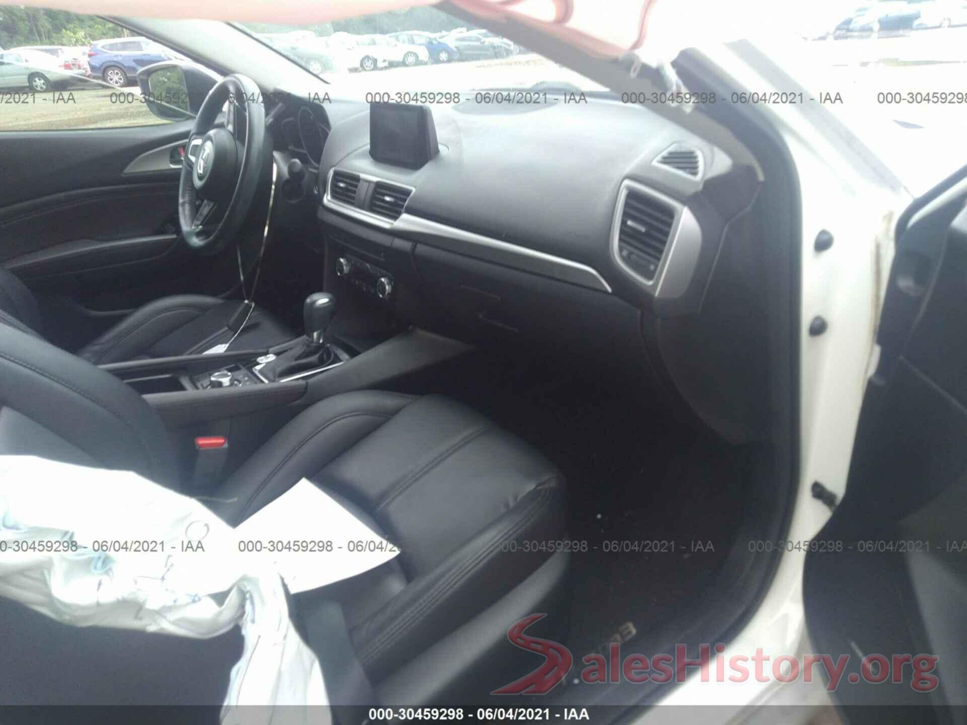 3MZBN1V30JM204375 2018 MAZDA MAZDA3 4-DOOR