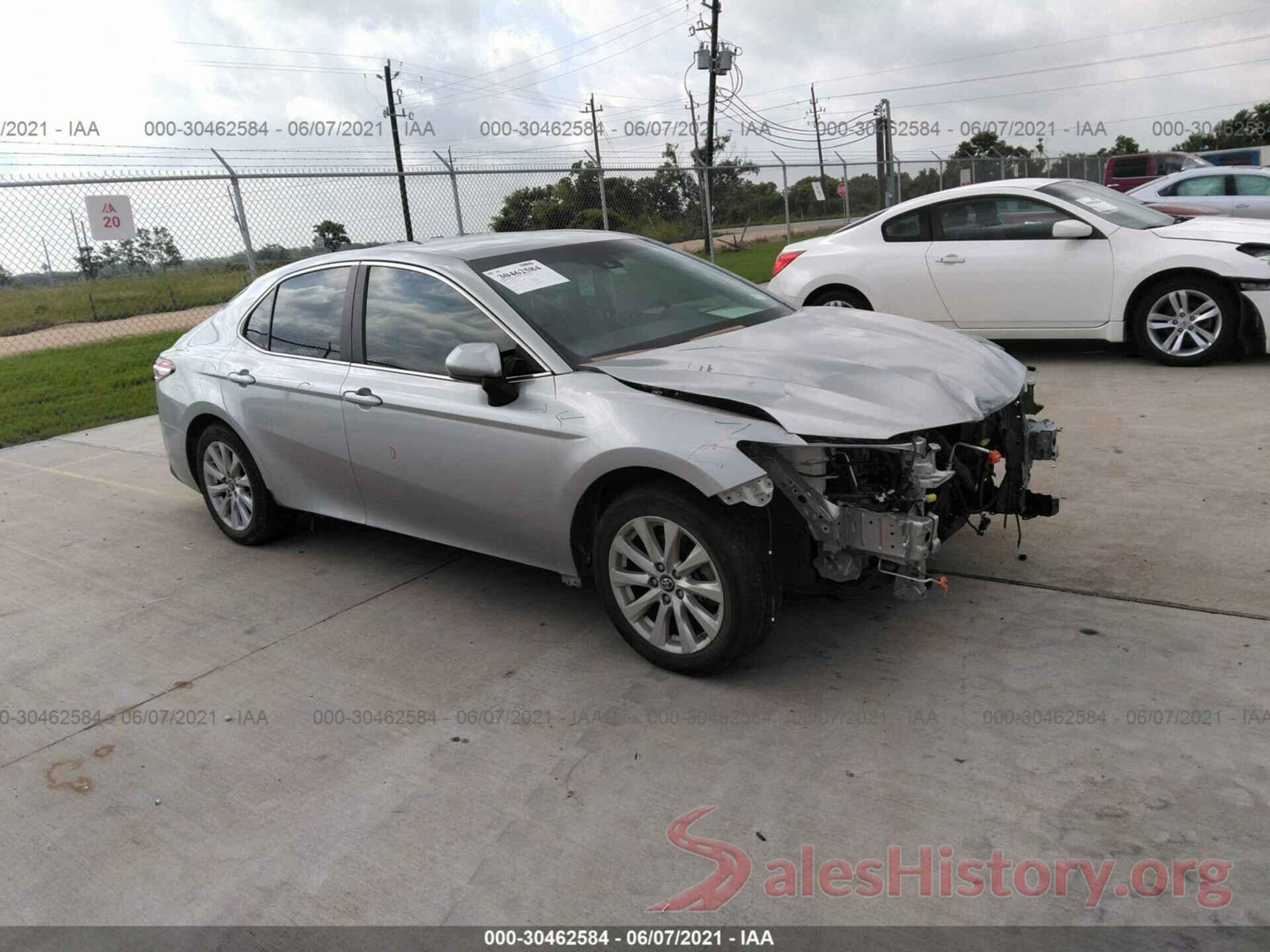 4T1B11HKXJU055174 2018 TOYOTA CAMRY