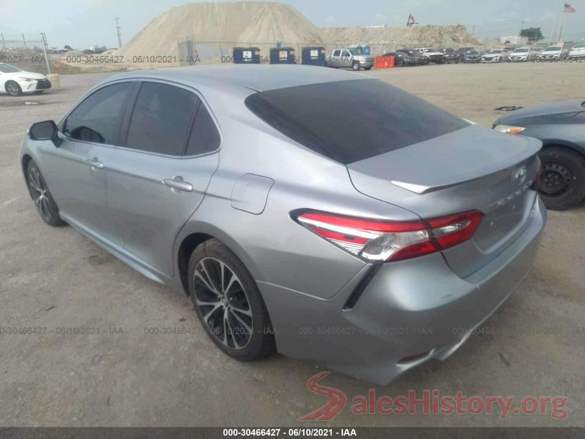 4T1B11HKXJU033417 2018 TOYOTA CAMRY