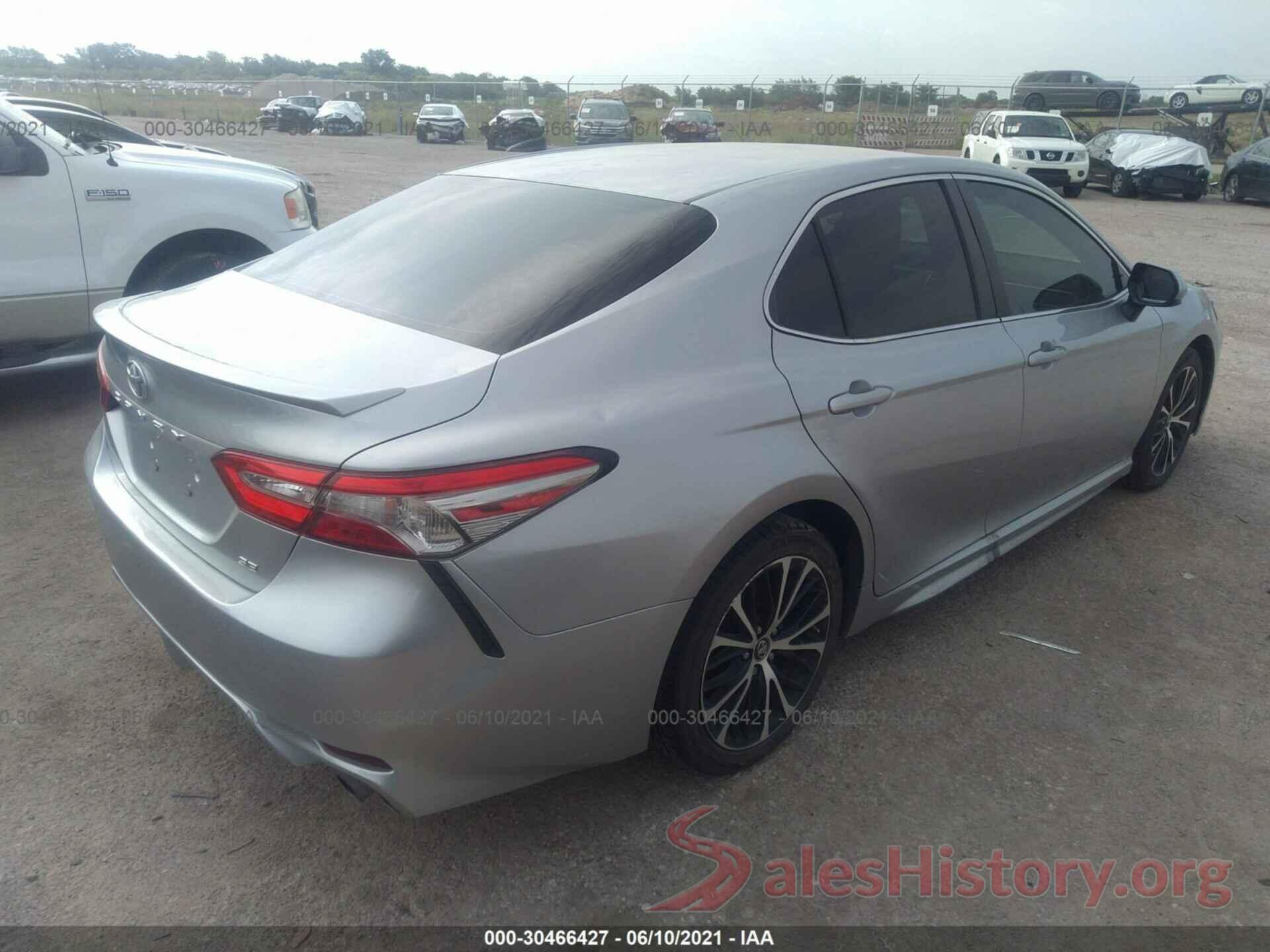 4T1B11HKXJU033417 2018 TOYOTA CAMRY