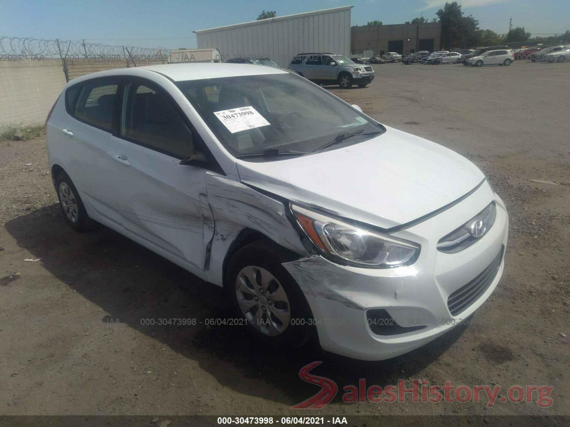 KMHCT5AE7HU338412 2017 HYUNDAI ACCENT