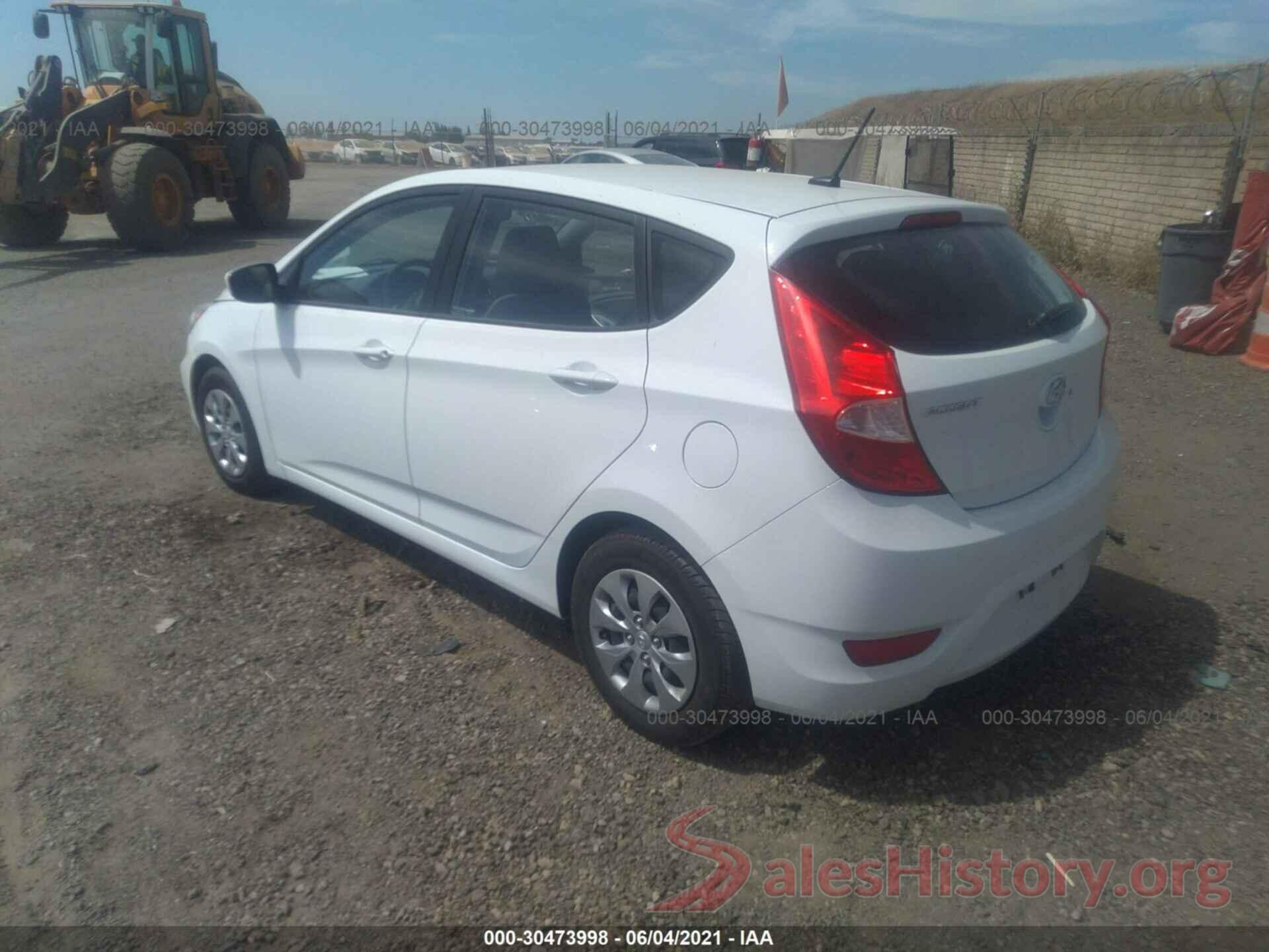 KMHCT5AE7HU338412 2017 HYUNDAI ACCENT