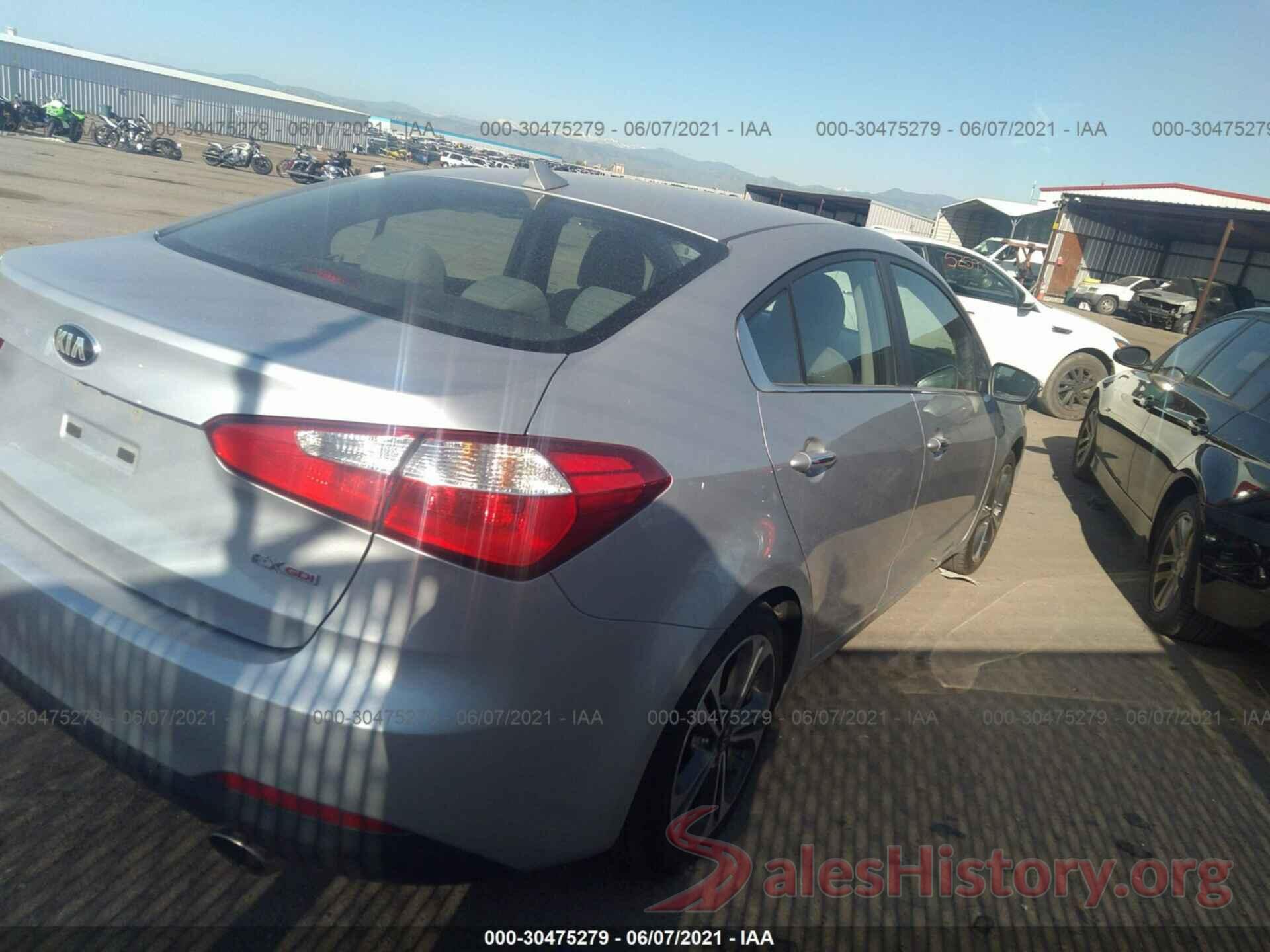 KNAFX4A87G5529568 2016 KIA FORTE