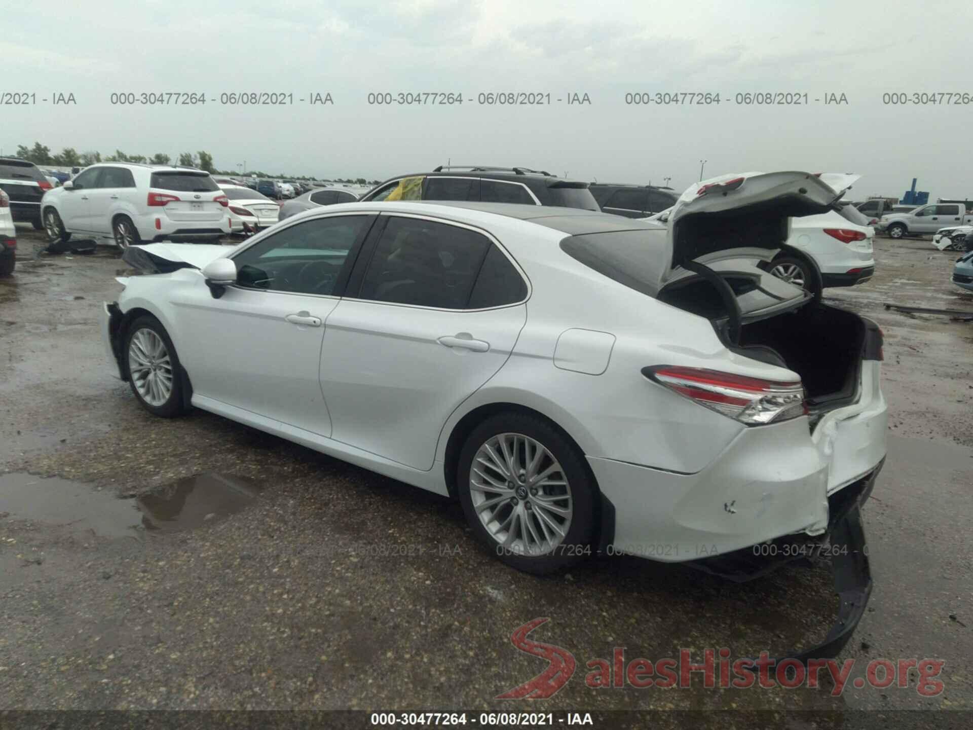 4T1B11HK2JU662444 2018 TOYOTA CAMRY