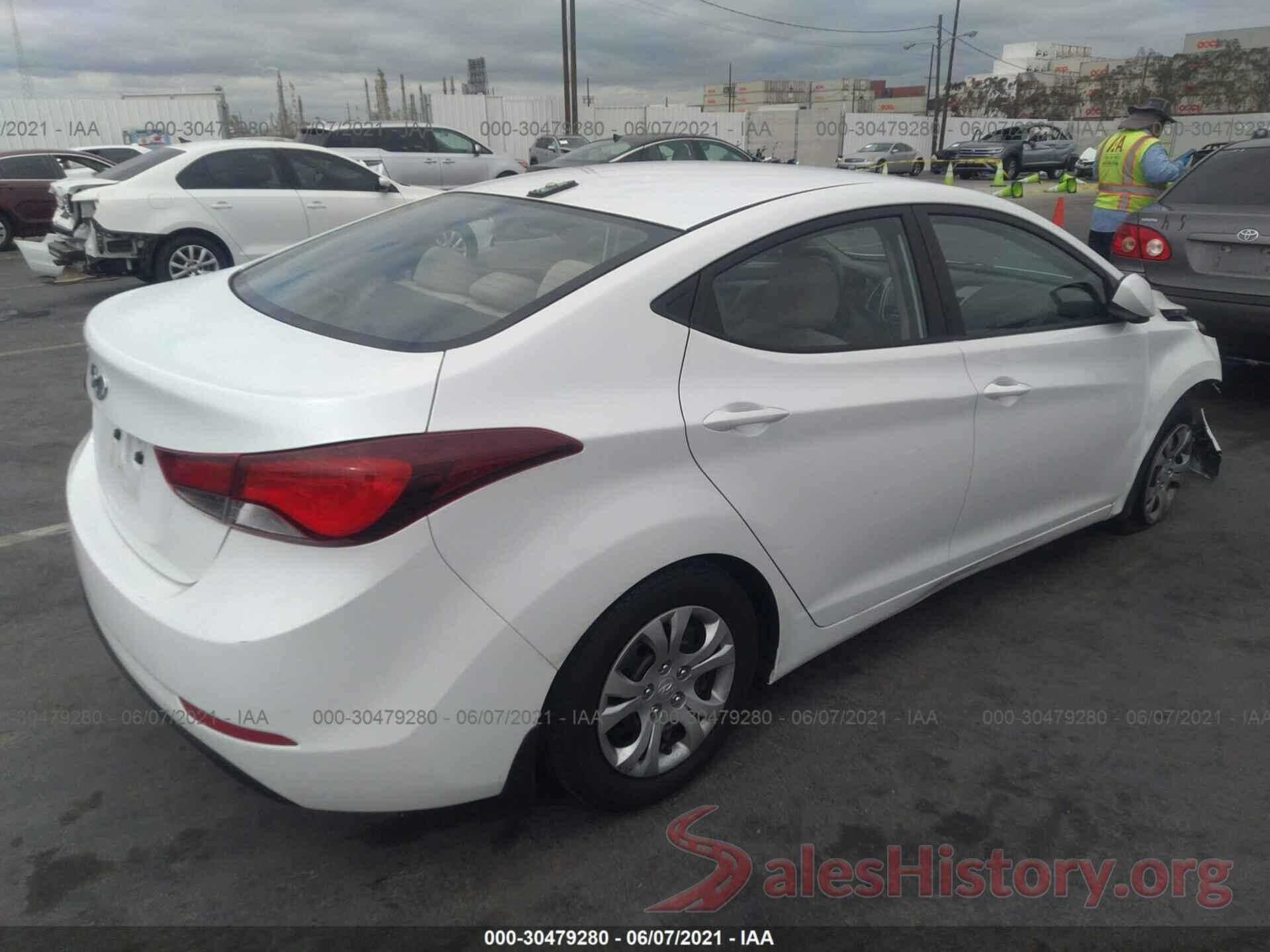 5NPDH4AE5GH776181 2016 HYUNDAI ELANTRA