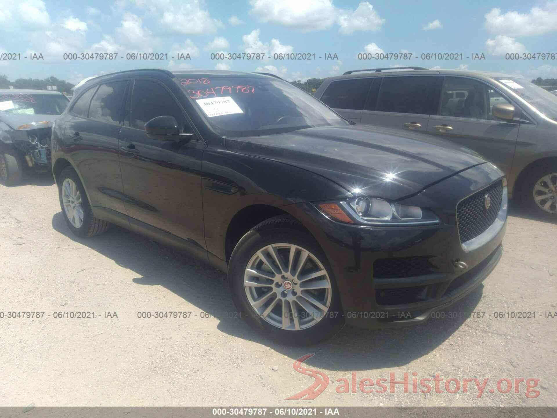 SADCJ2GX5JA293404 2018 JAGUAR F-PACE