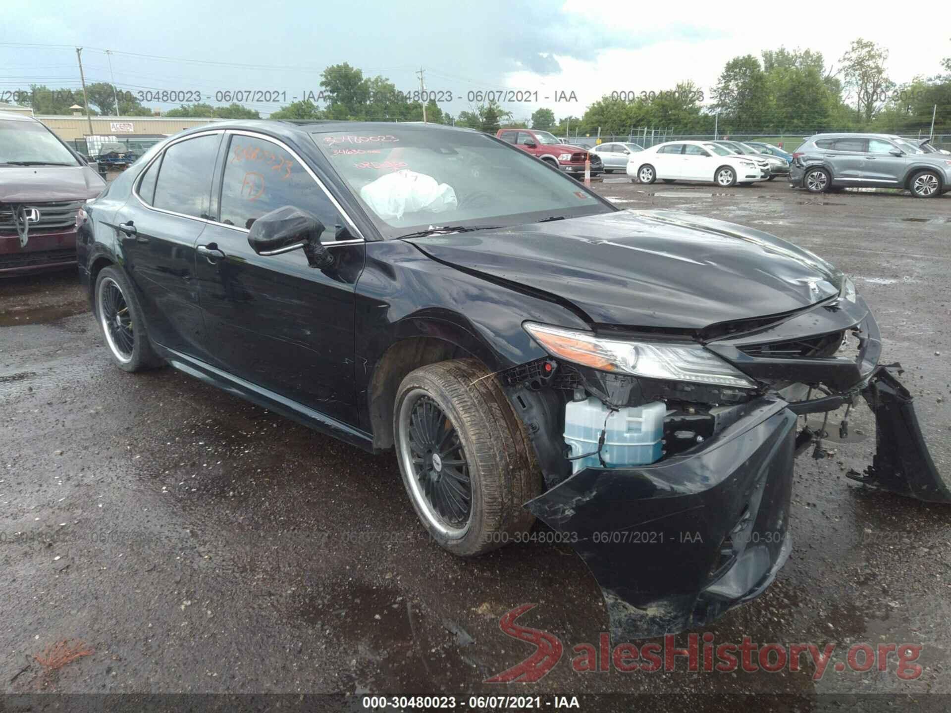 4T1B61HK8JU057460 2018 TOYOTA CAMRY