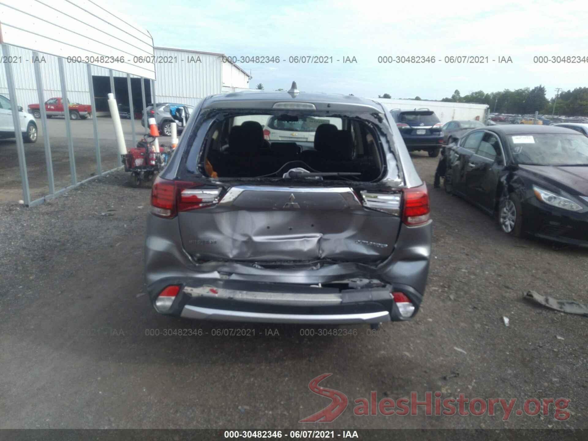 JA4AD2A30JZ001153 2018 MITSUBISHI OUTLANDER